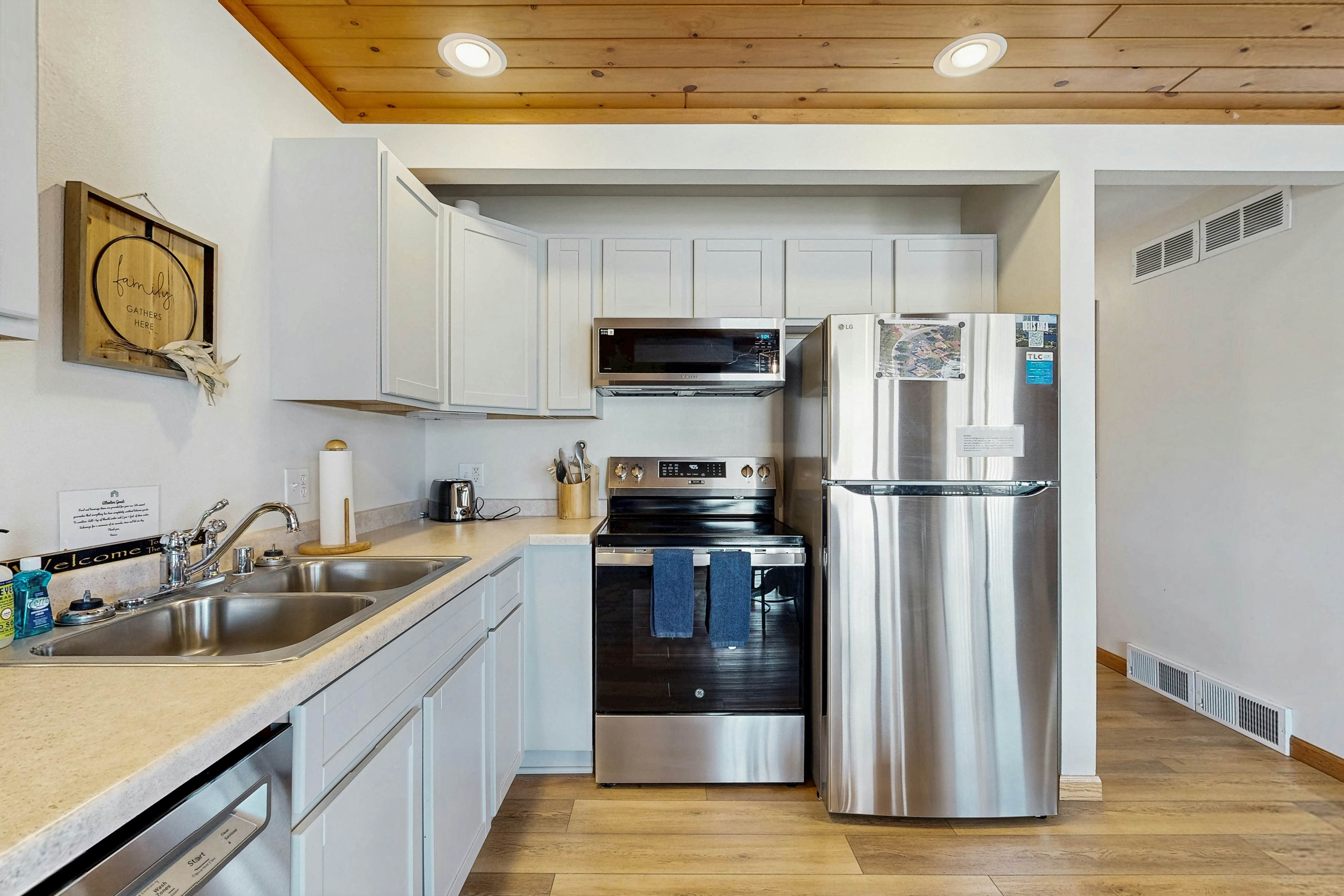 Thunderbird Resort Condo 1040B