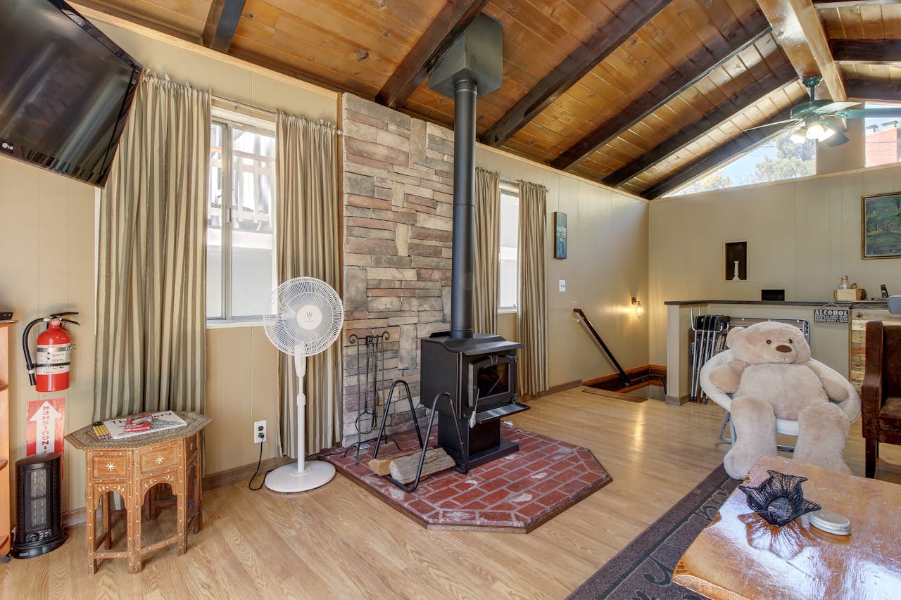 Hawks Nest 2 BD Vacation Rental in Big Bear Lake, CA Vacasa