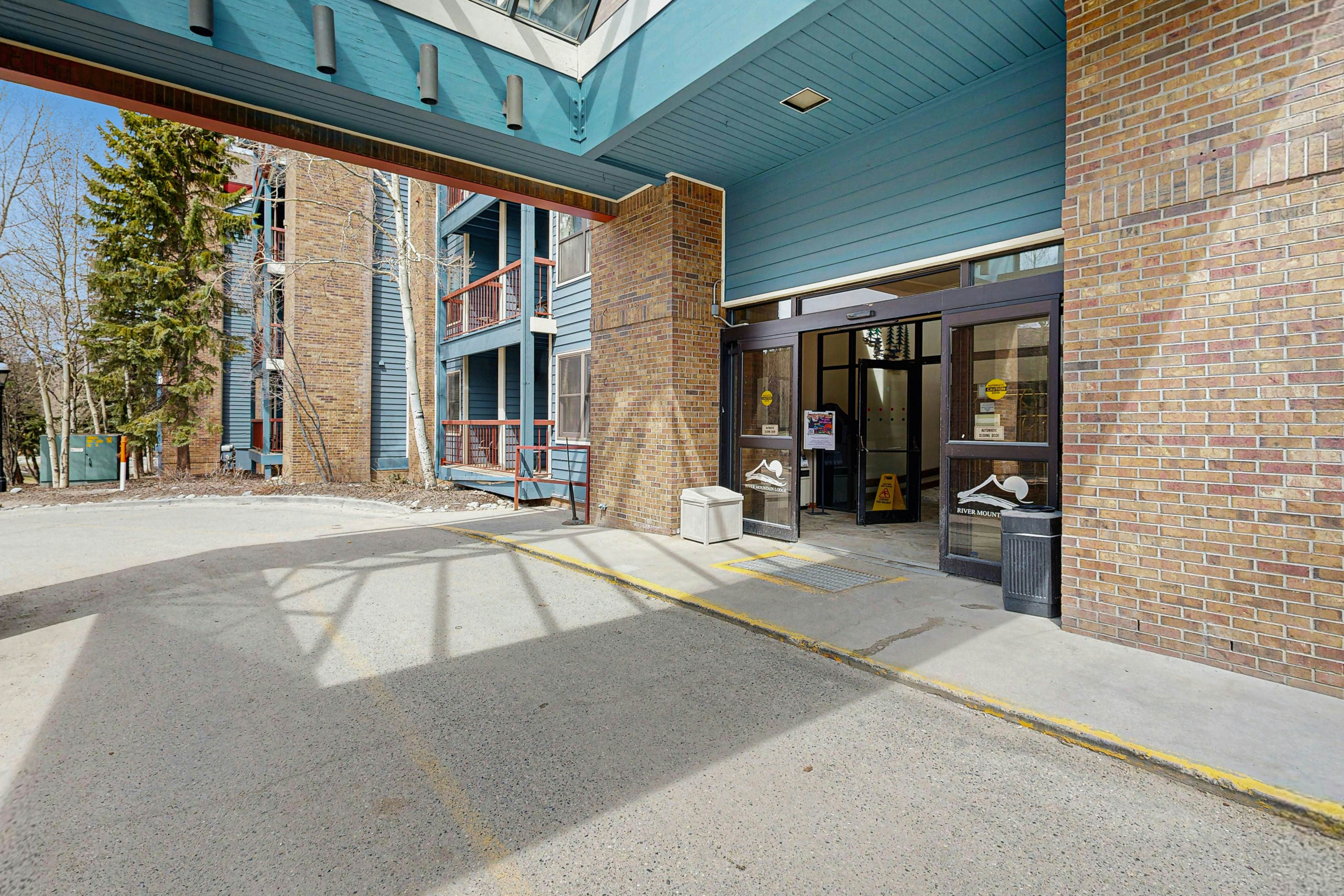 River Mountain Lodge #W220