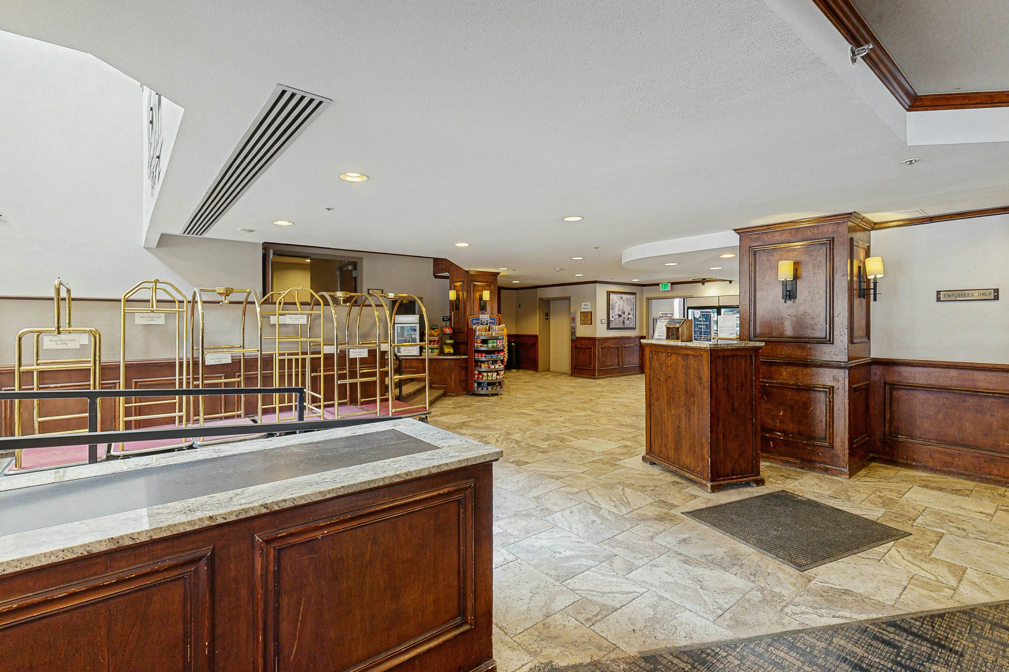 River Mountain Lodge #W220