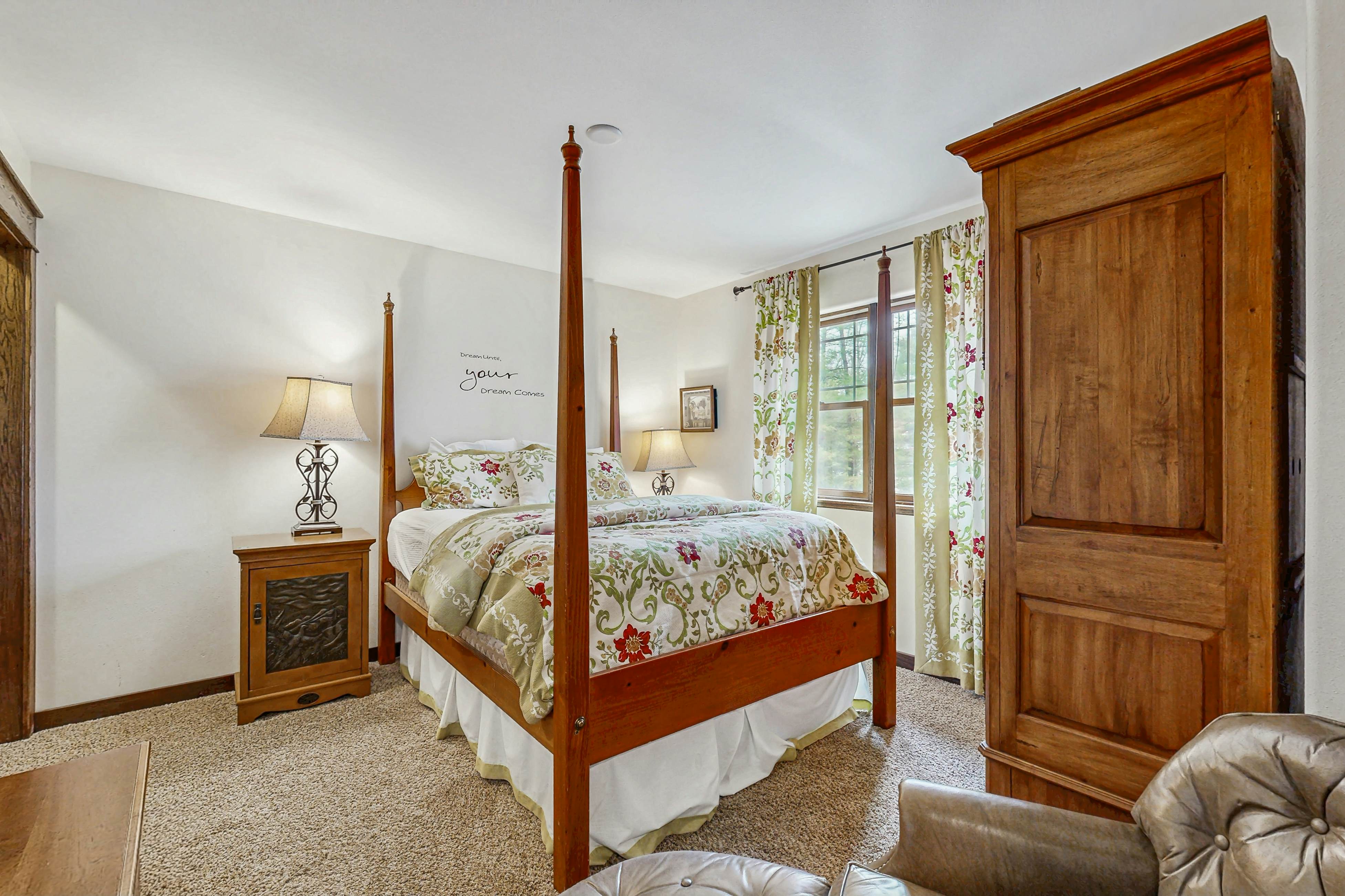 Grand Tomahawk Lodge