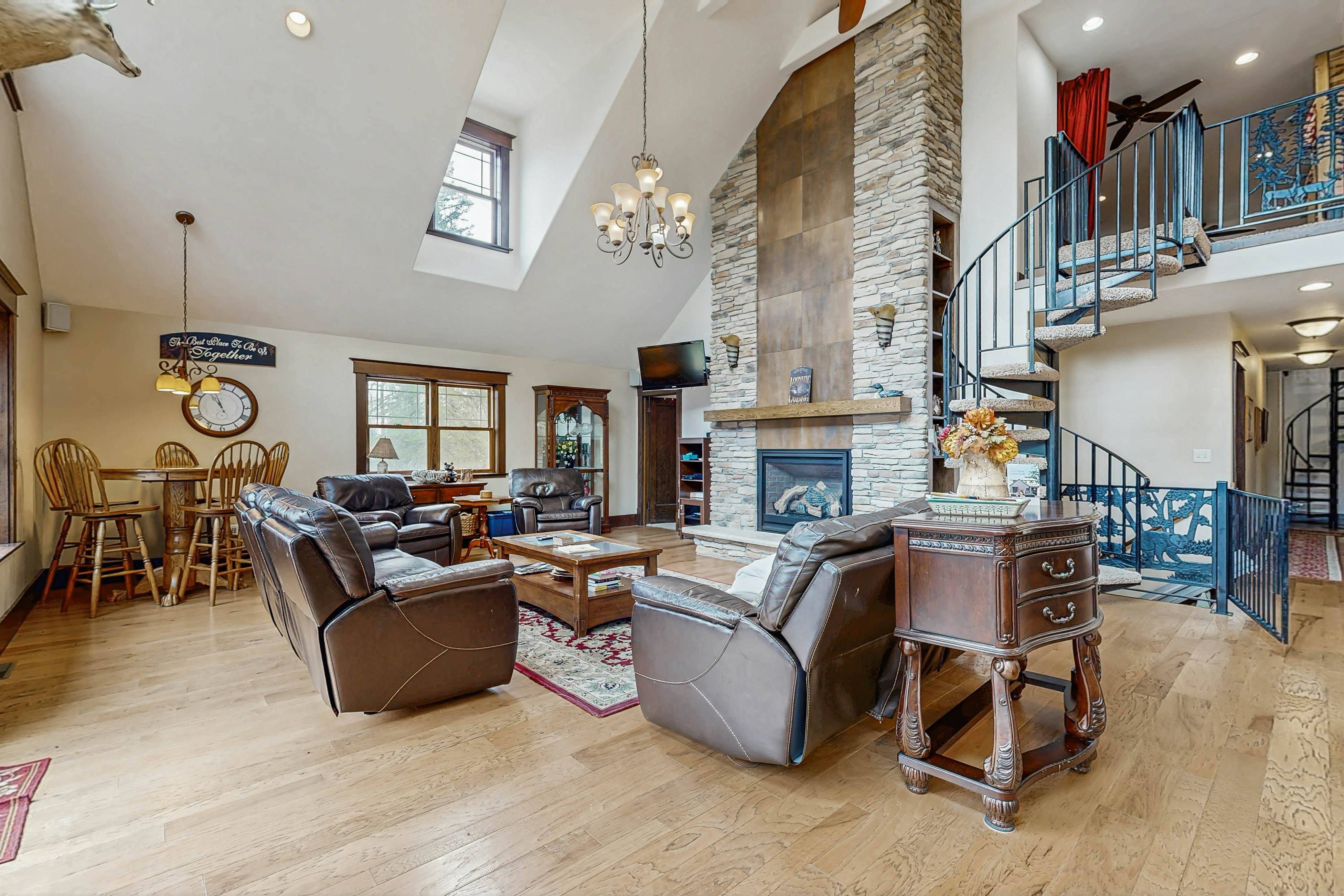 Grand Tomahawk Lodge