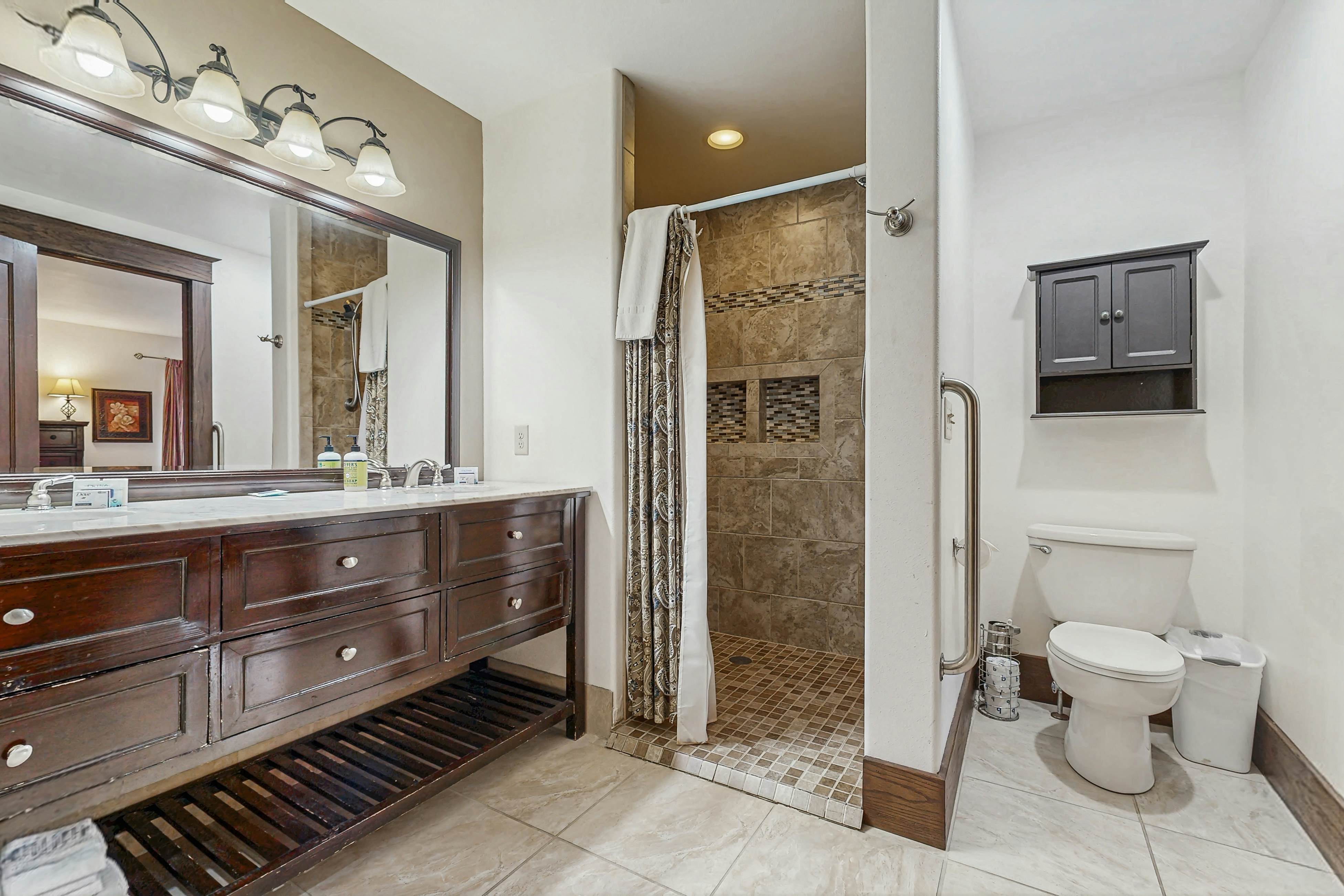 Grand Tomahawk Lodge