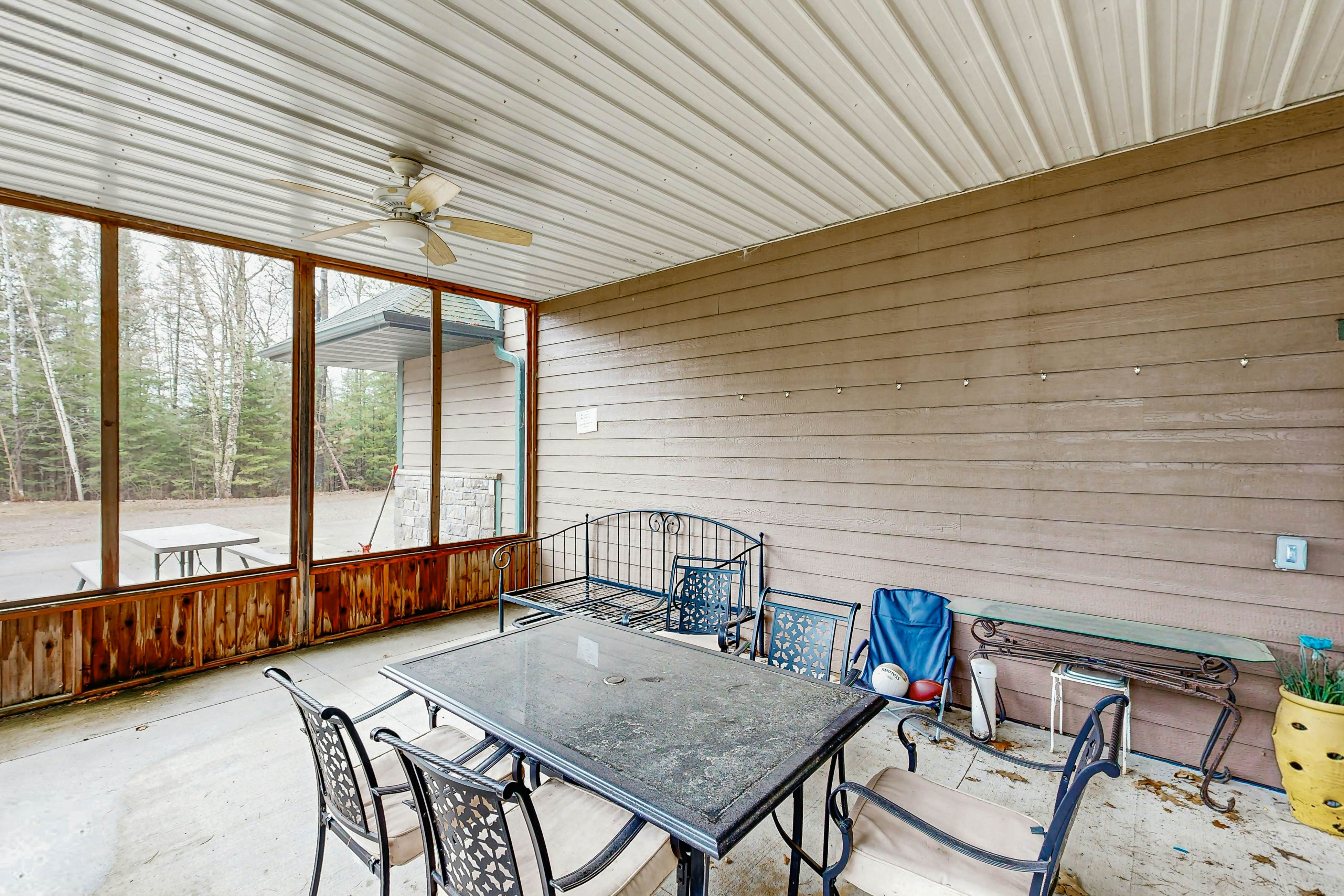 Grand Tomahawk Lodge