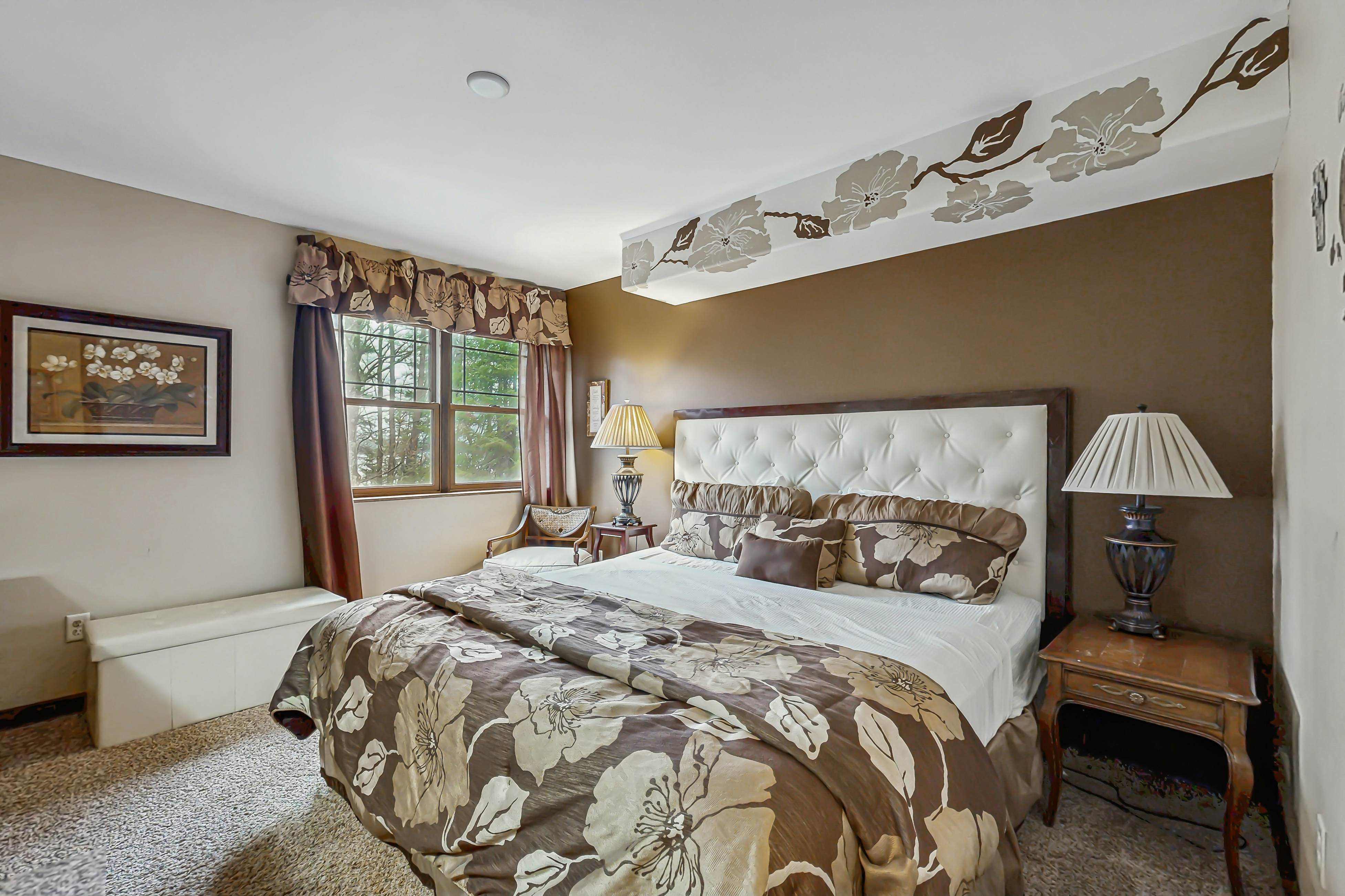 Grand Tomahawk Lodge