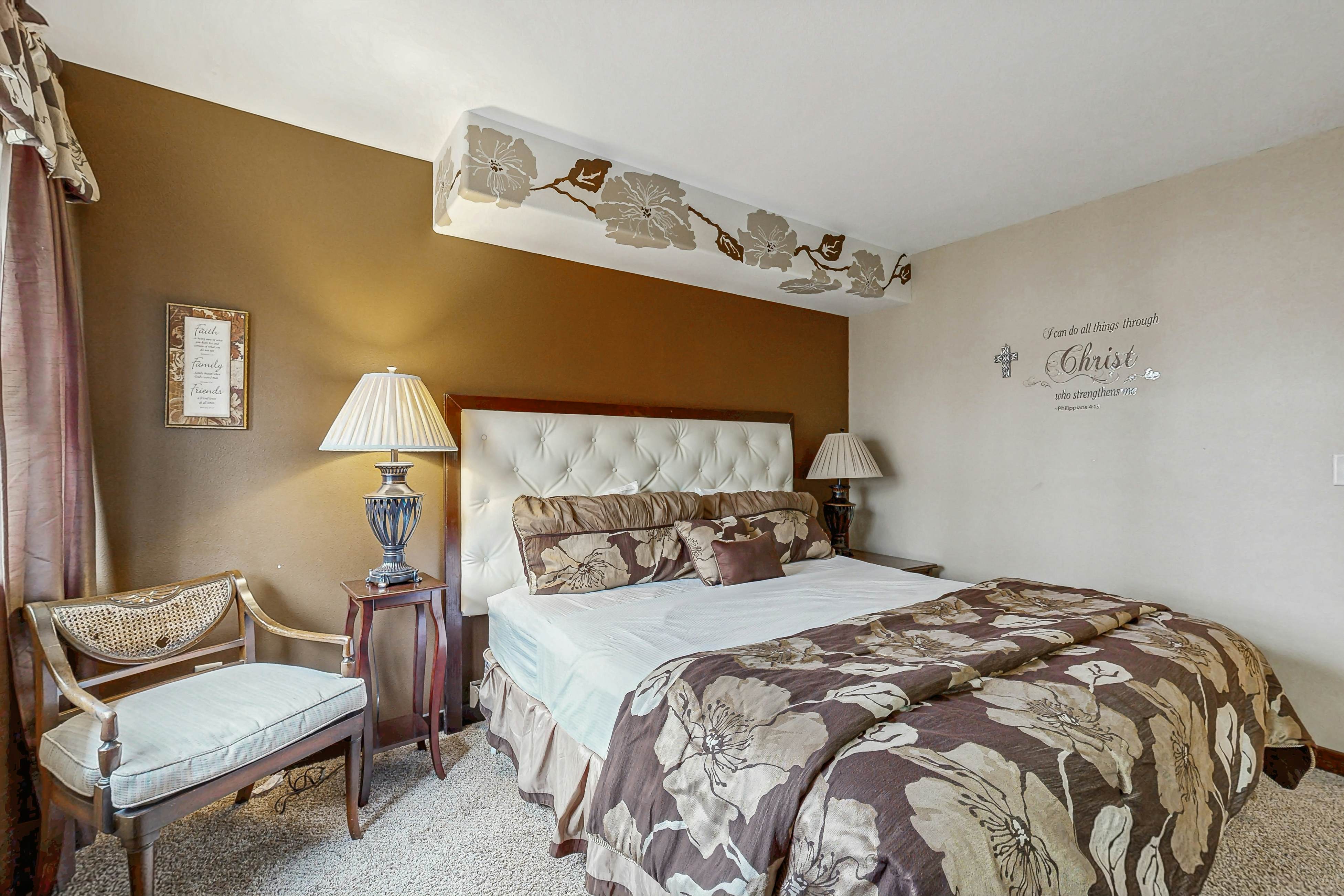 Grand Tomahawk Lodge