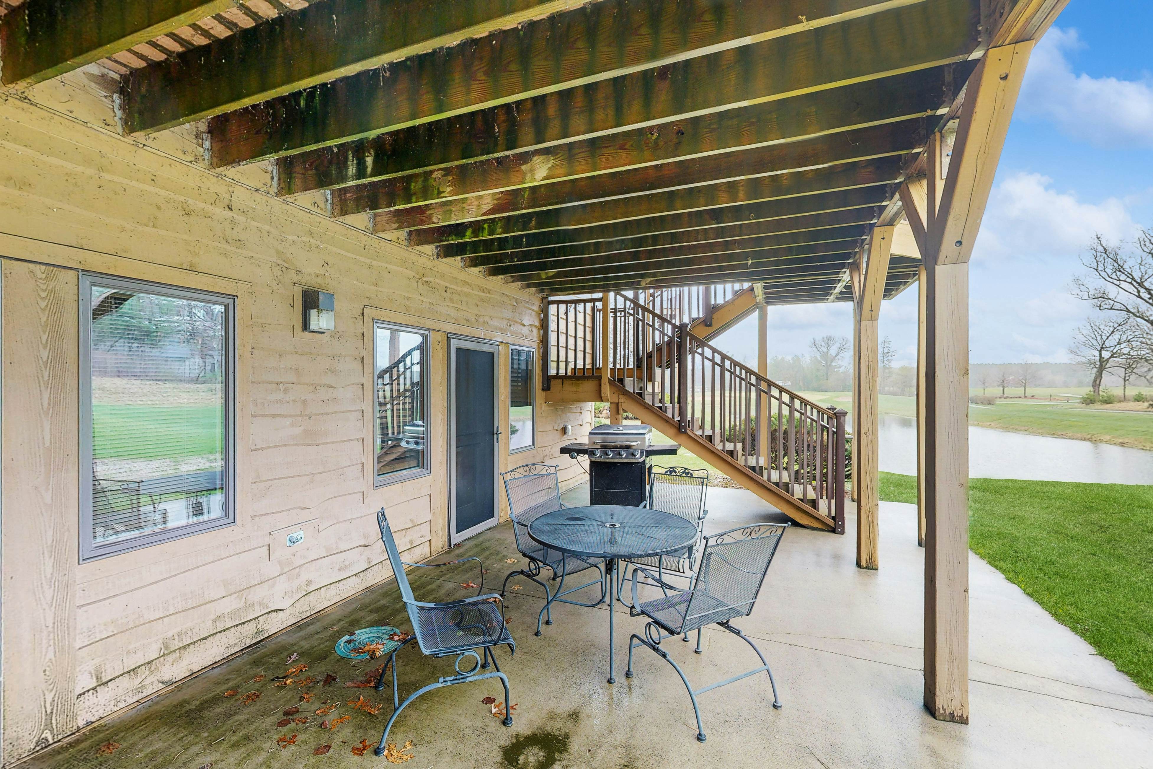 Sunset Condominiums - The Retreat