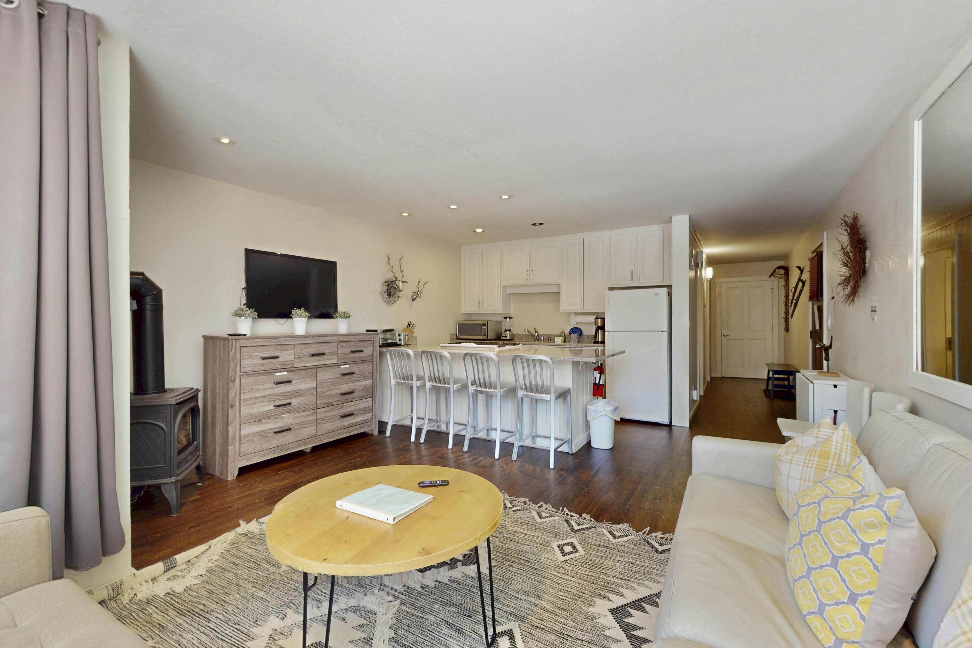 Cozy Coyote Fork Condo