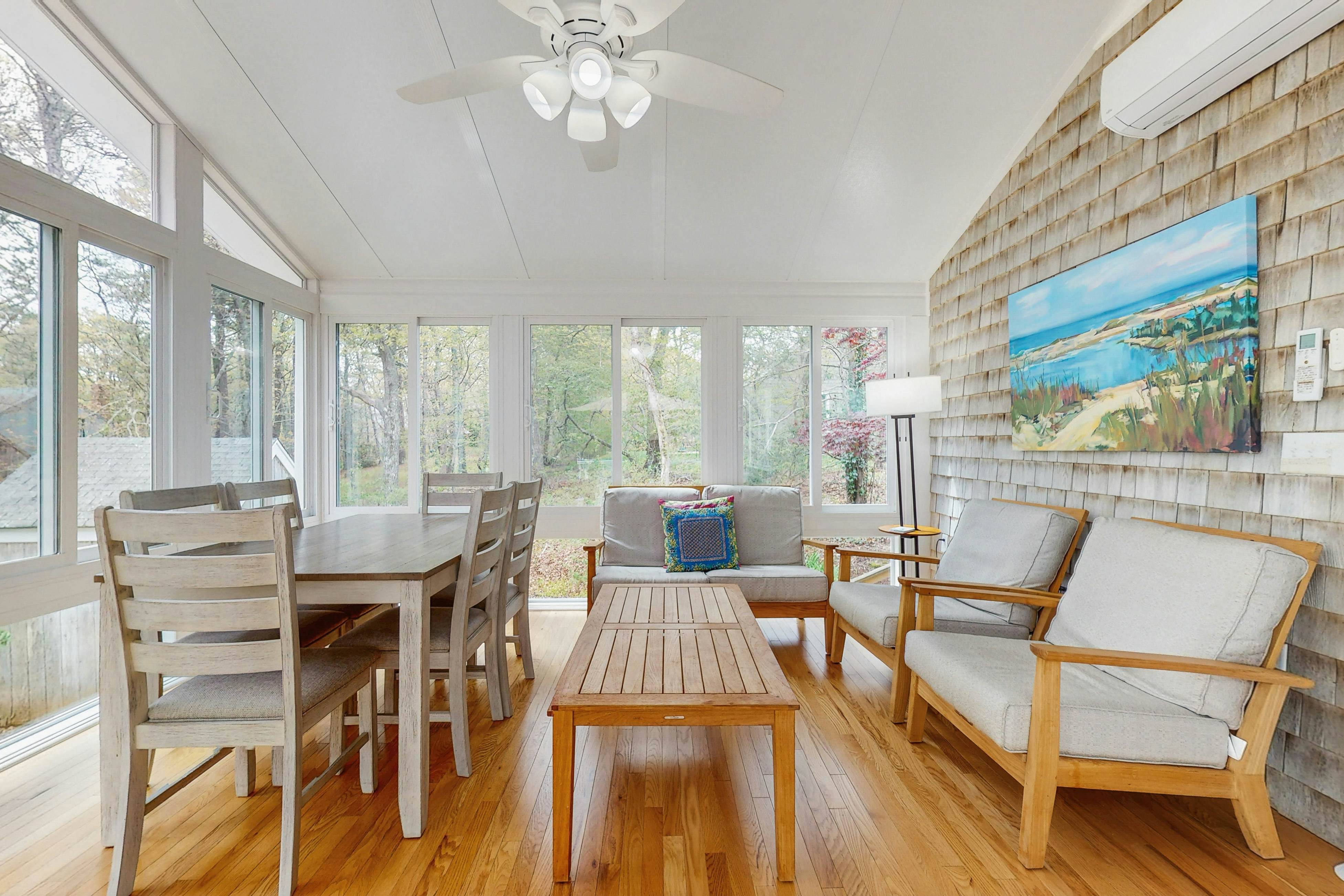 Cozy Charming Cottage