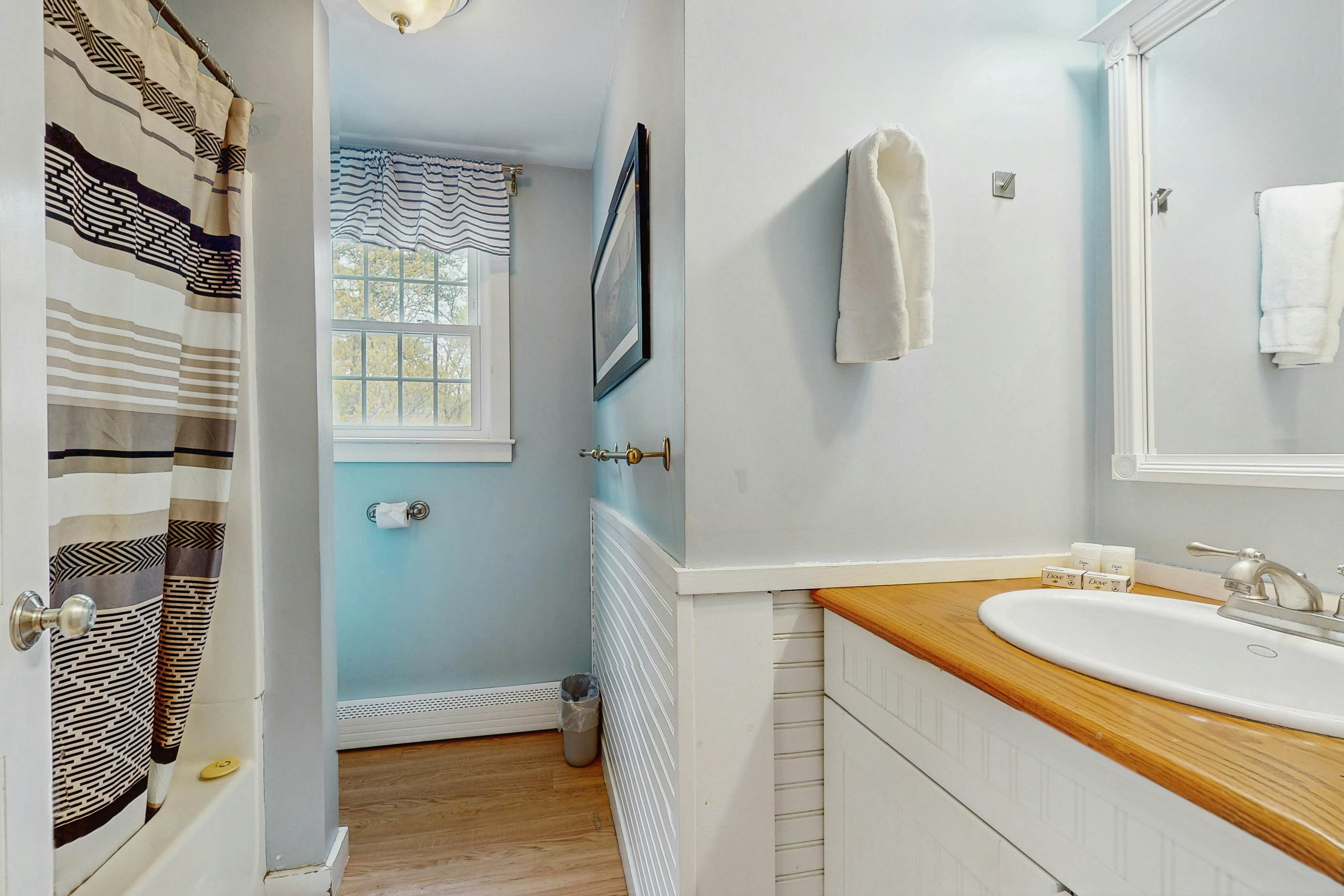 Cozy Charming Cottage