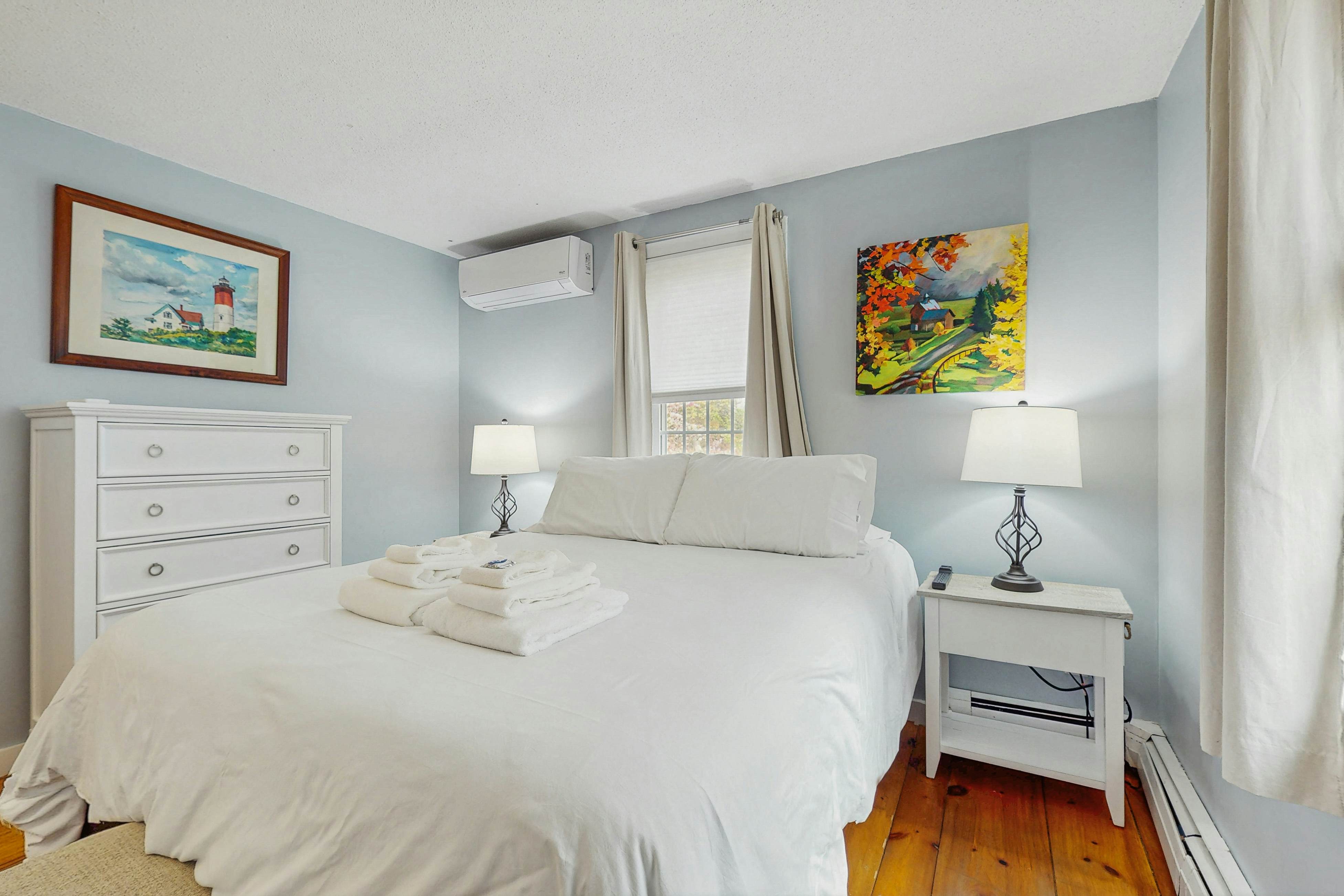 Cozy Charming Cottage