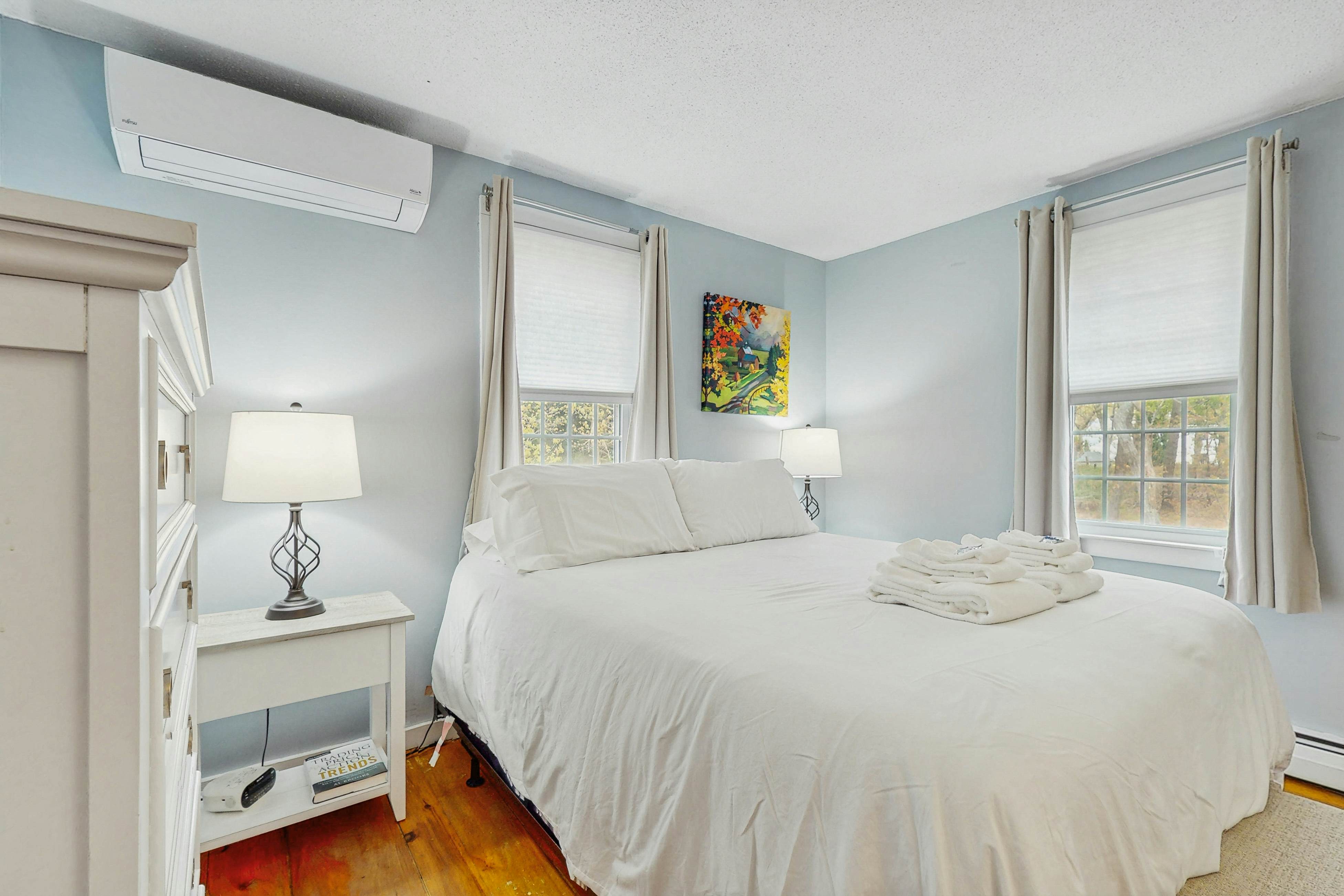 Cozy Charming Cottage