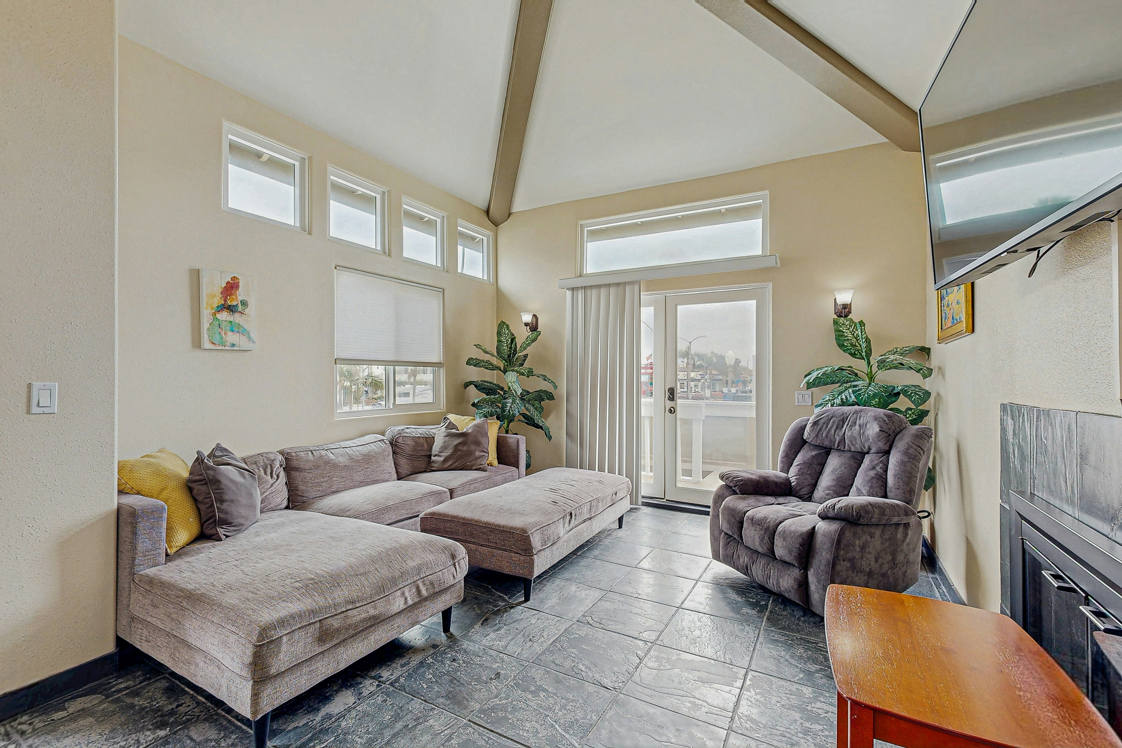 Great Balboa Penninsula Home II