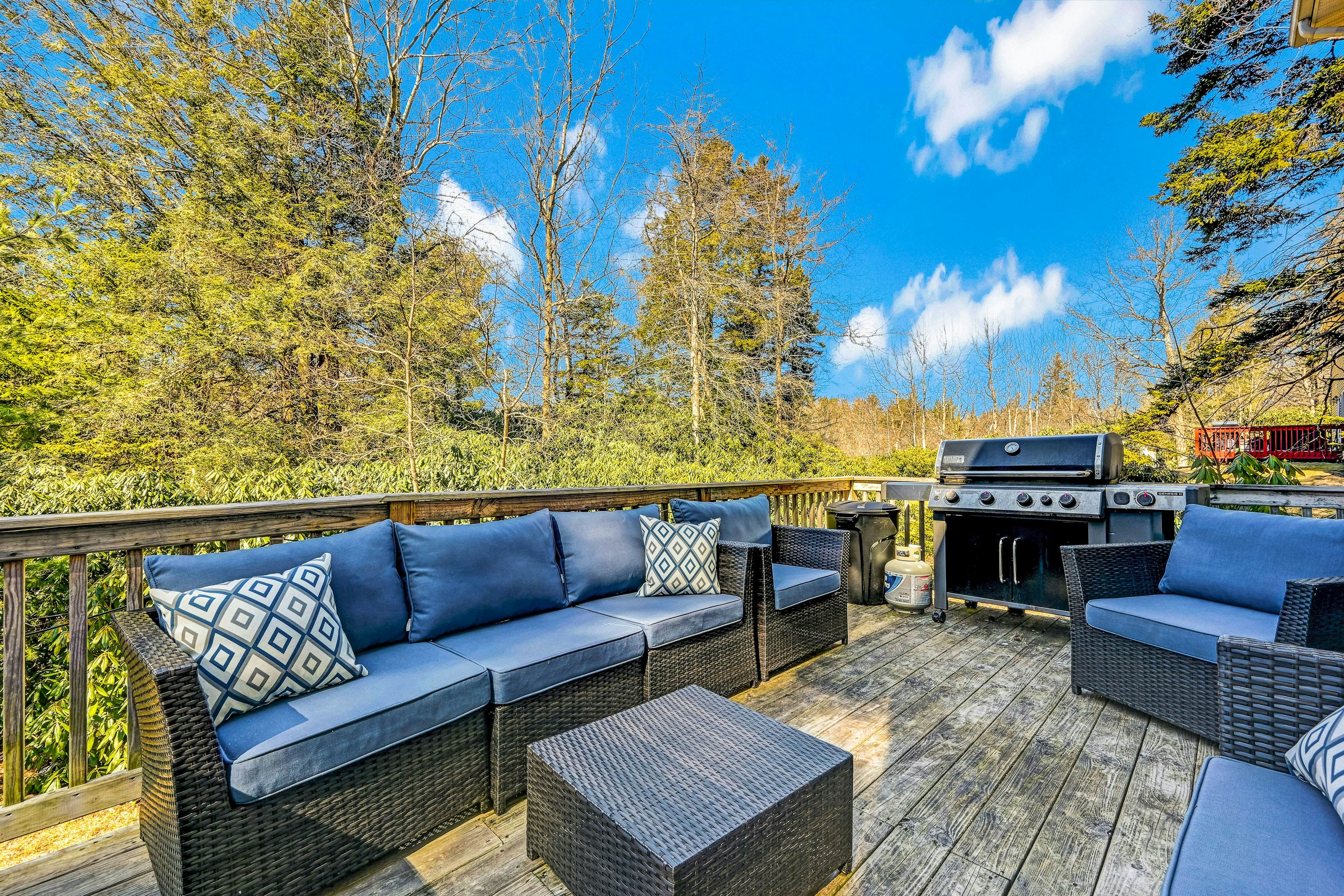 Leisurely Living in Long Pond