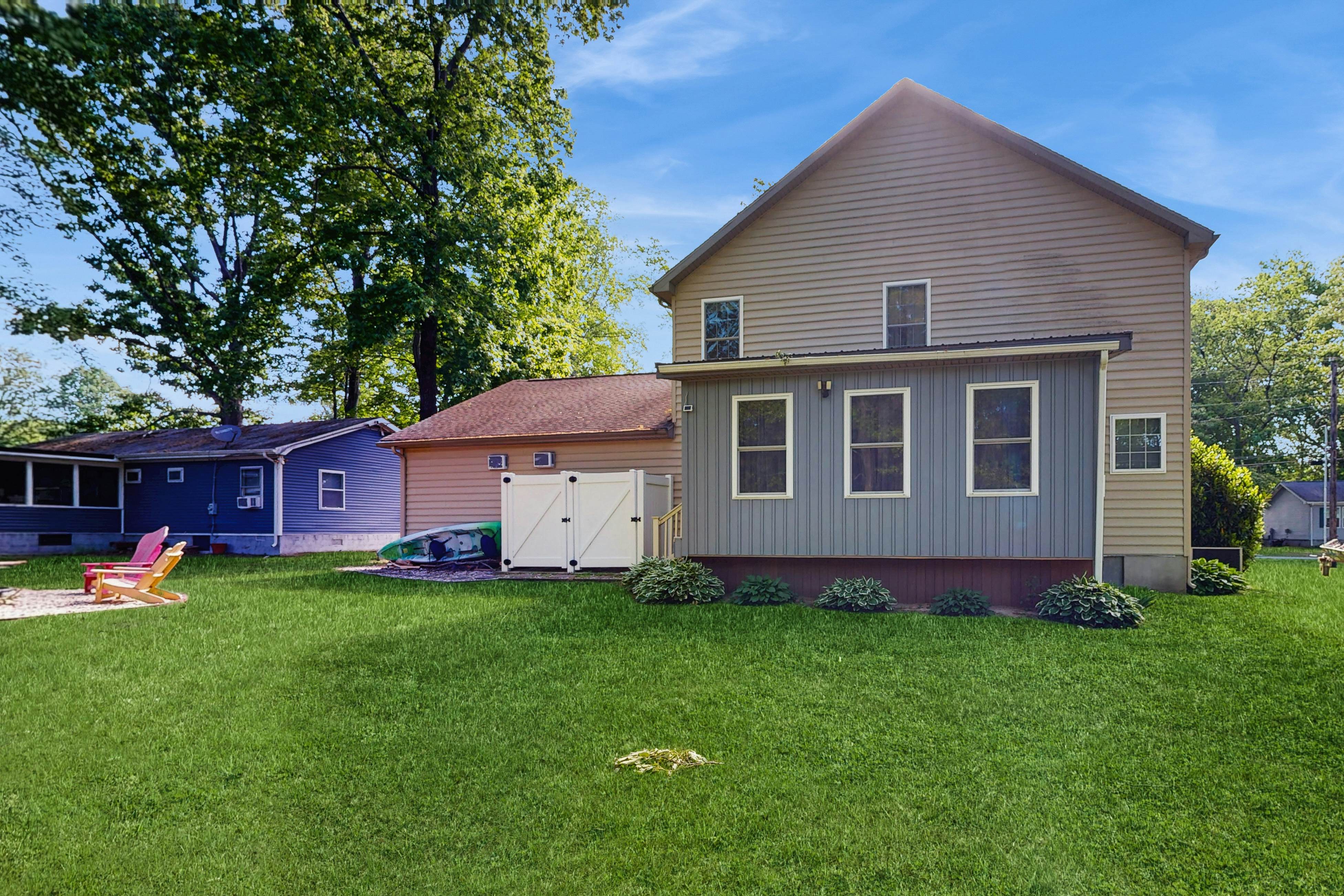 Angola By The Bay - 23730 Elmwood Ave E