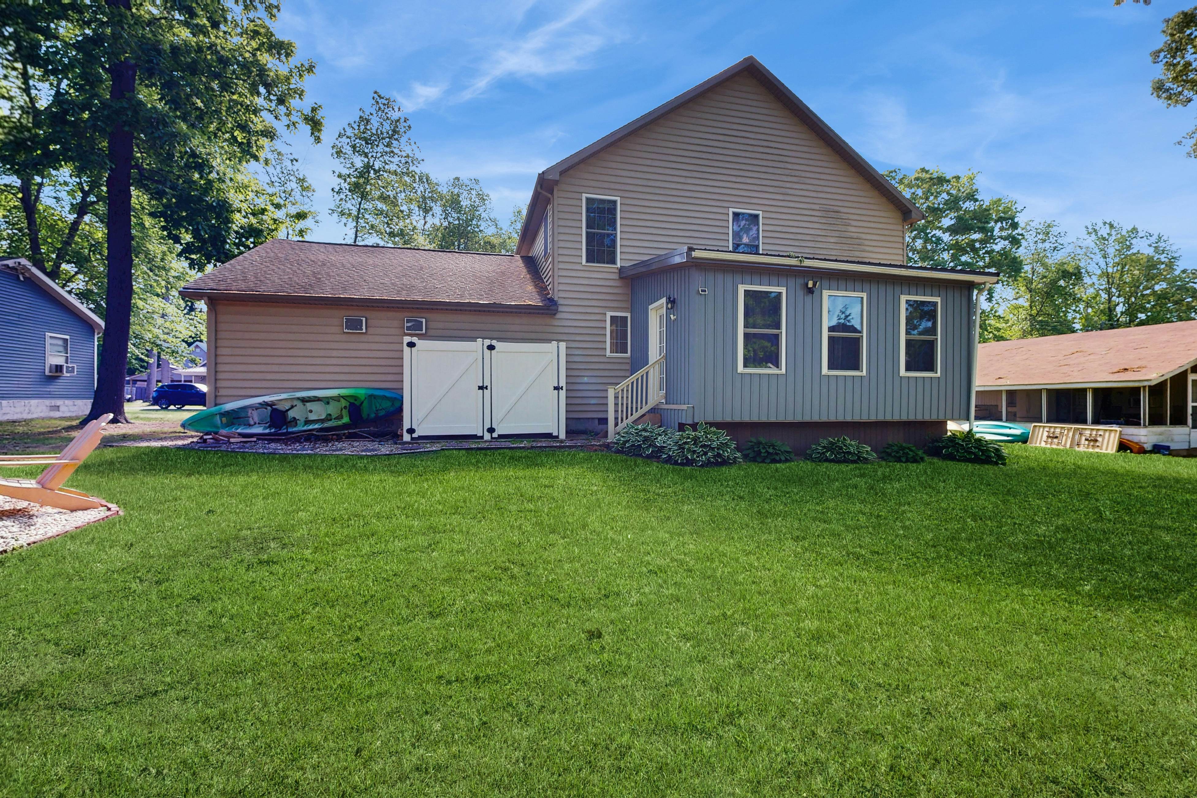 Angola By The Bay - 23730 Elmwood Ave E