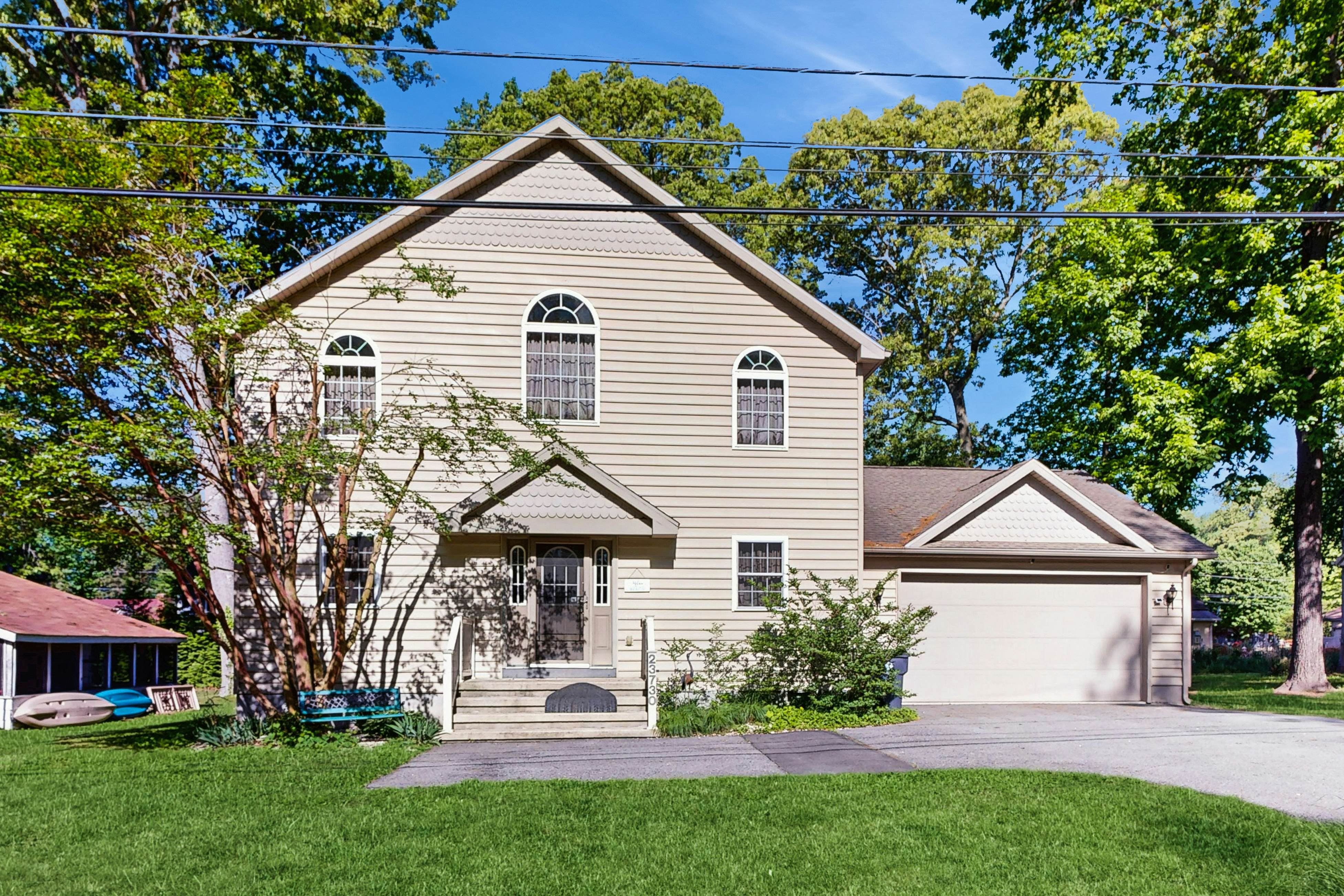 Angola By The Bay - 23730 Elmwood Ave E