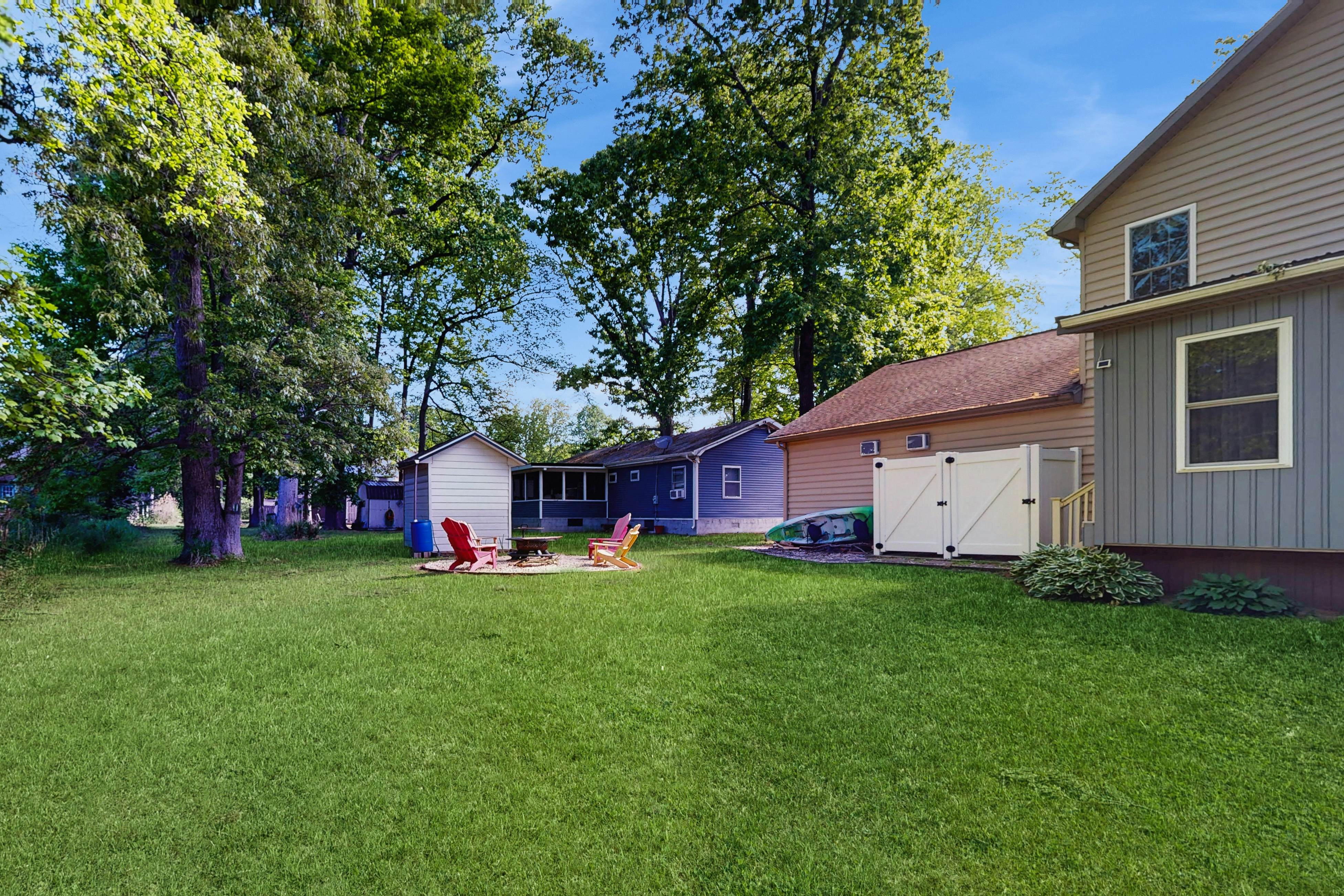 Angola By The Bay - 23730 Elmwood Ave E