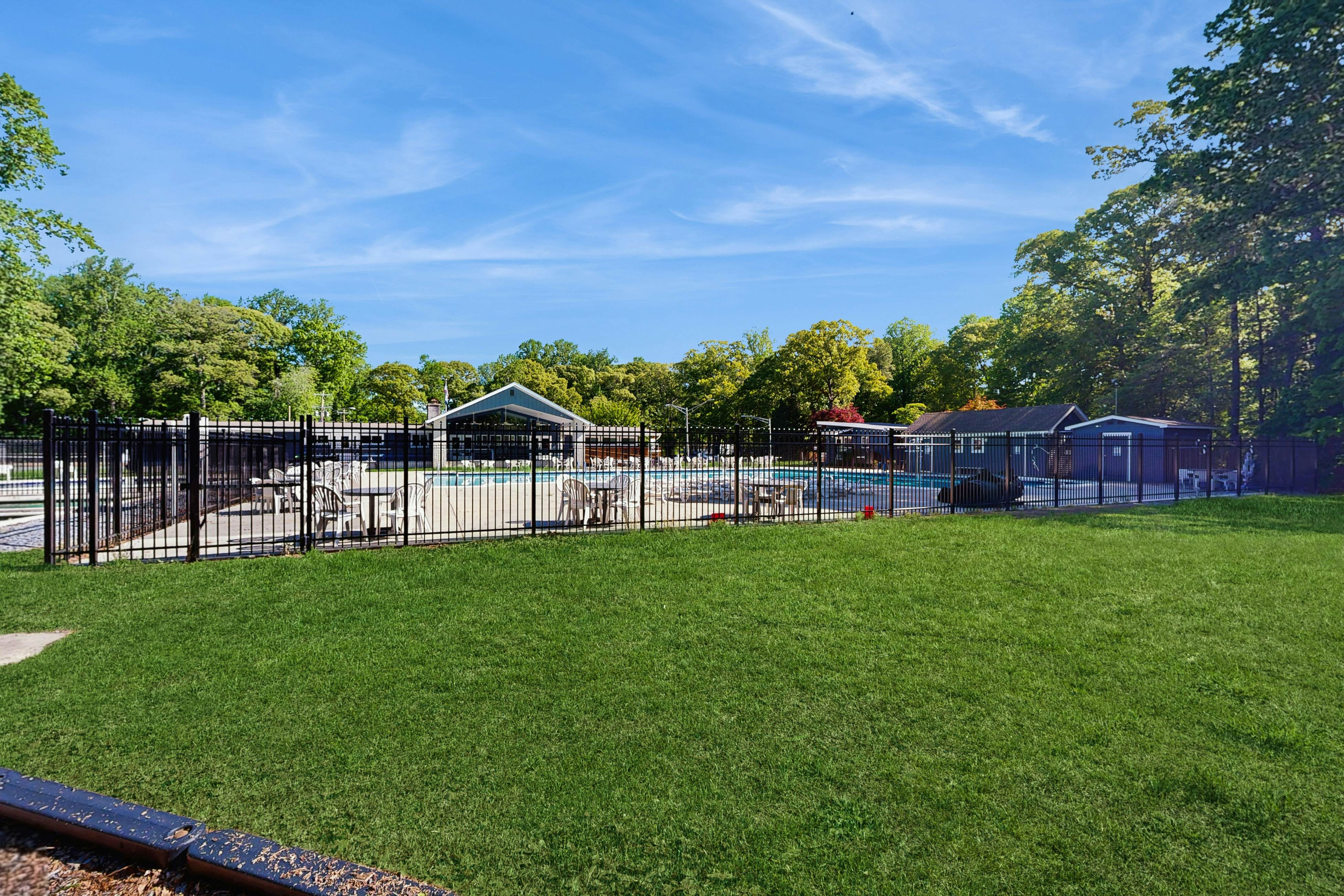 Angola By The Bay - 23730 Elmwood Ave E