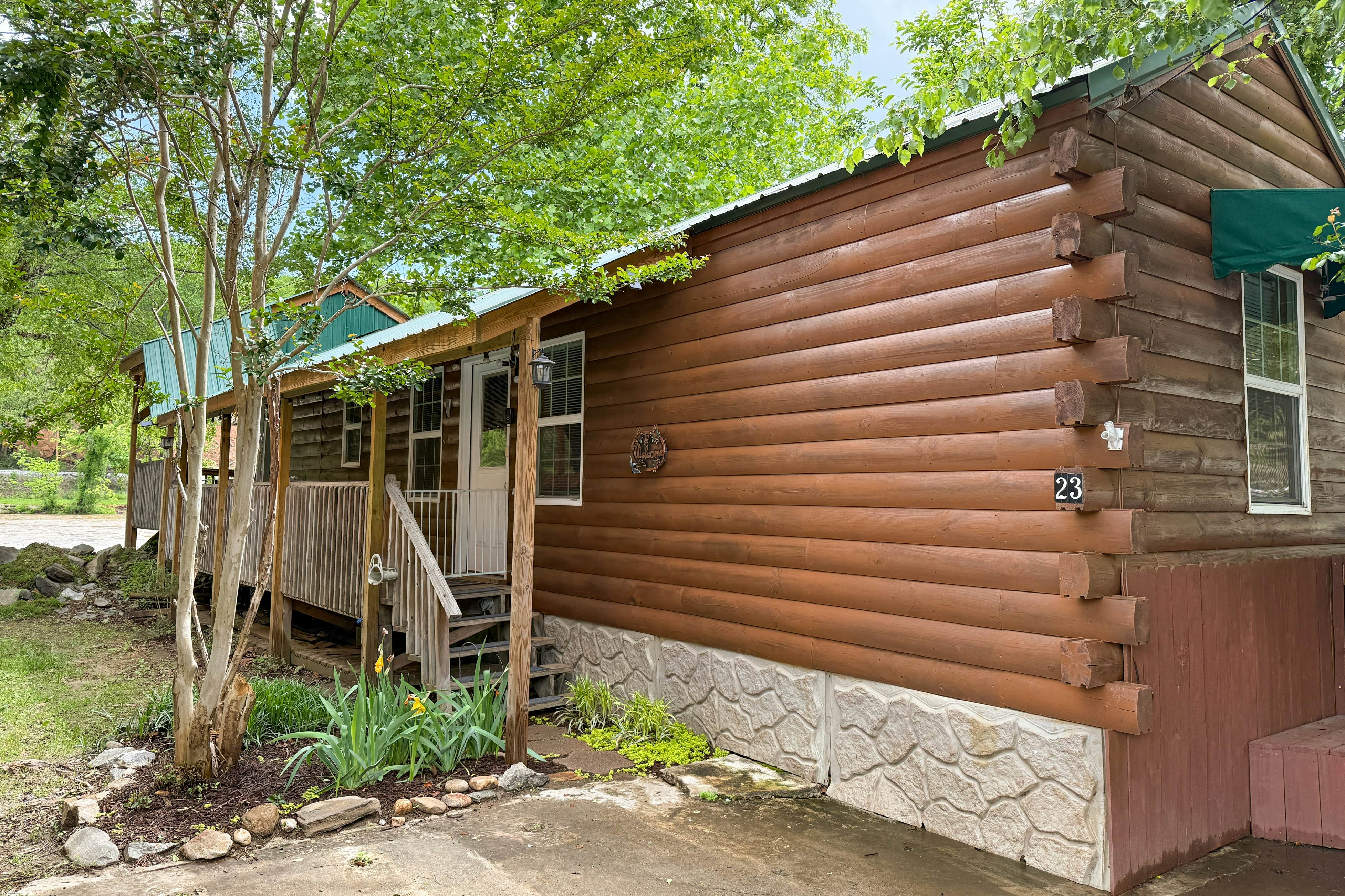 Wildlife Cabin On The River