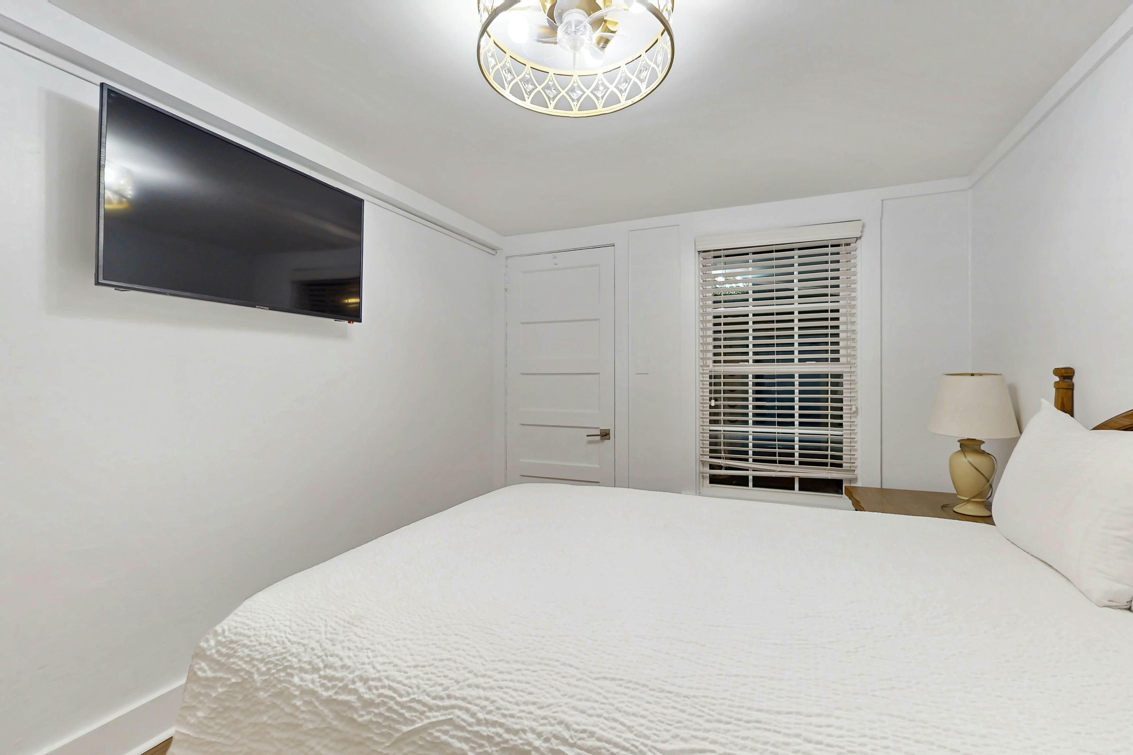 Georgianne Suite Six