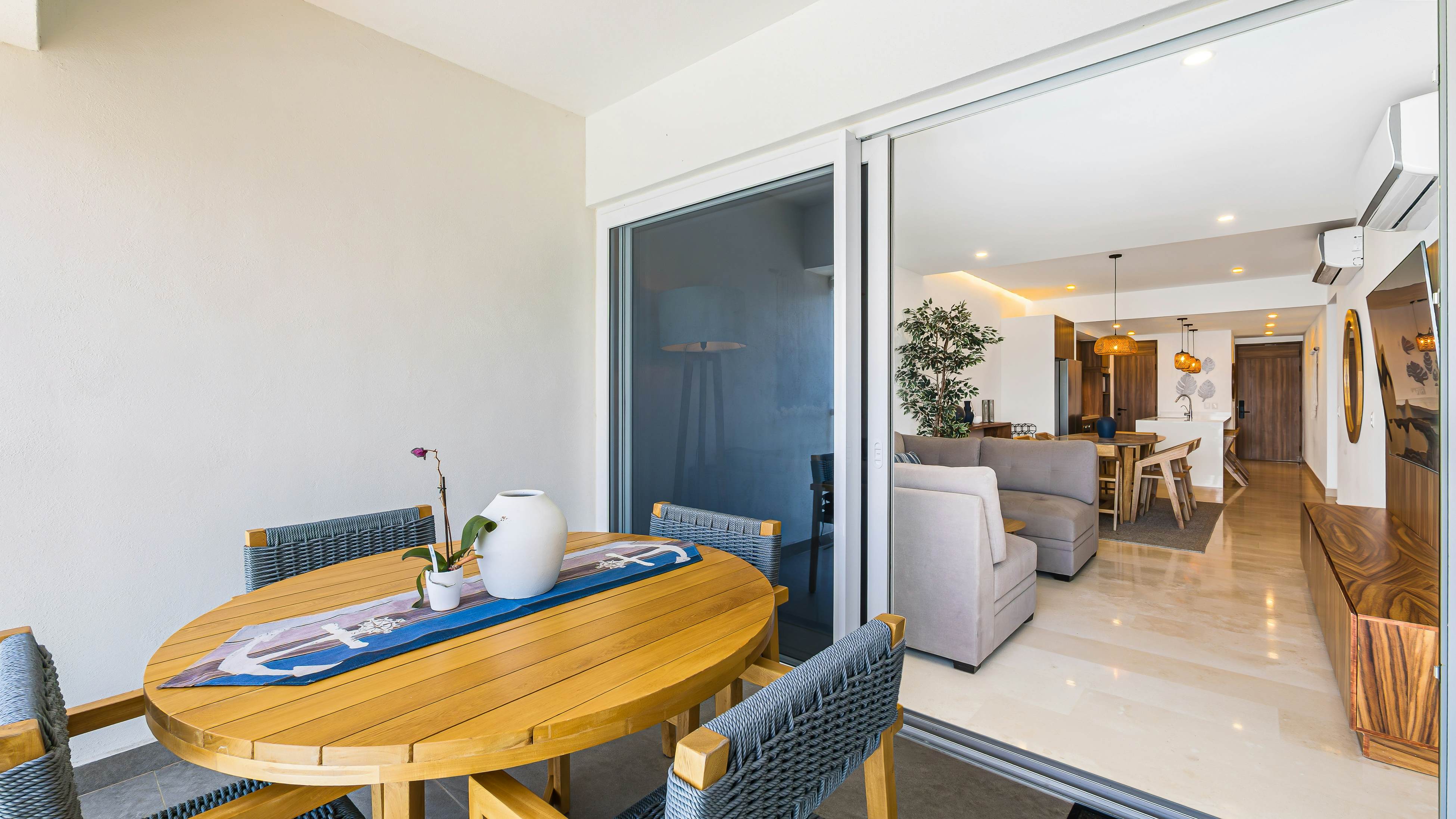 The Marlin Room at Harbor 171 Torre Norte