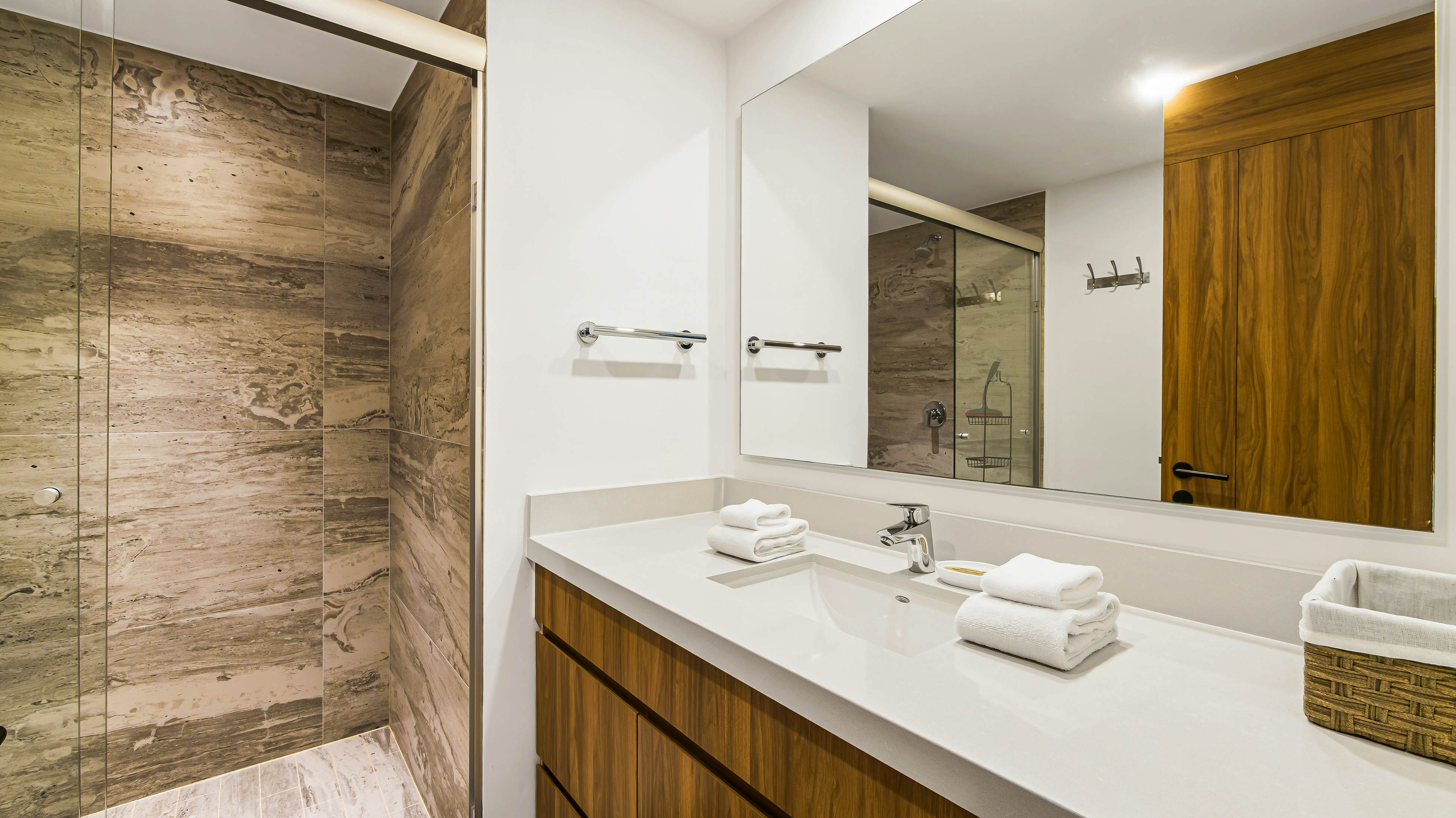 The Marlin Room at Harbor 171 Torre Norte