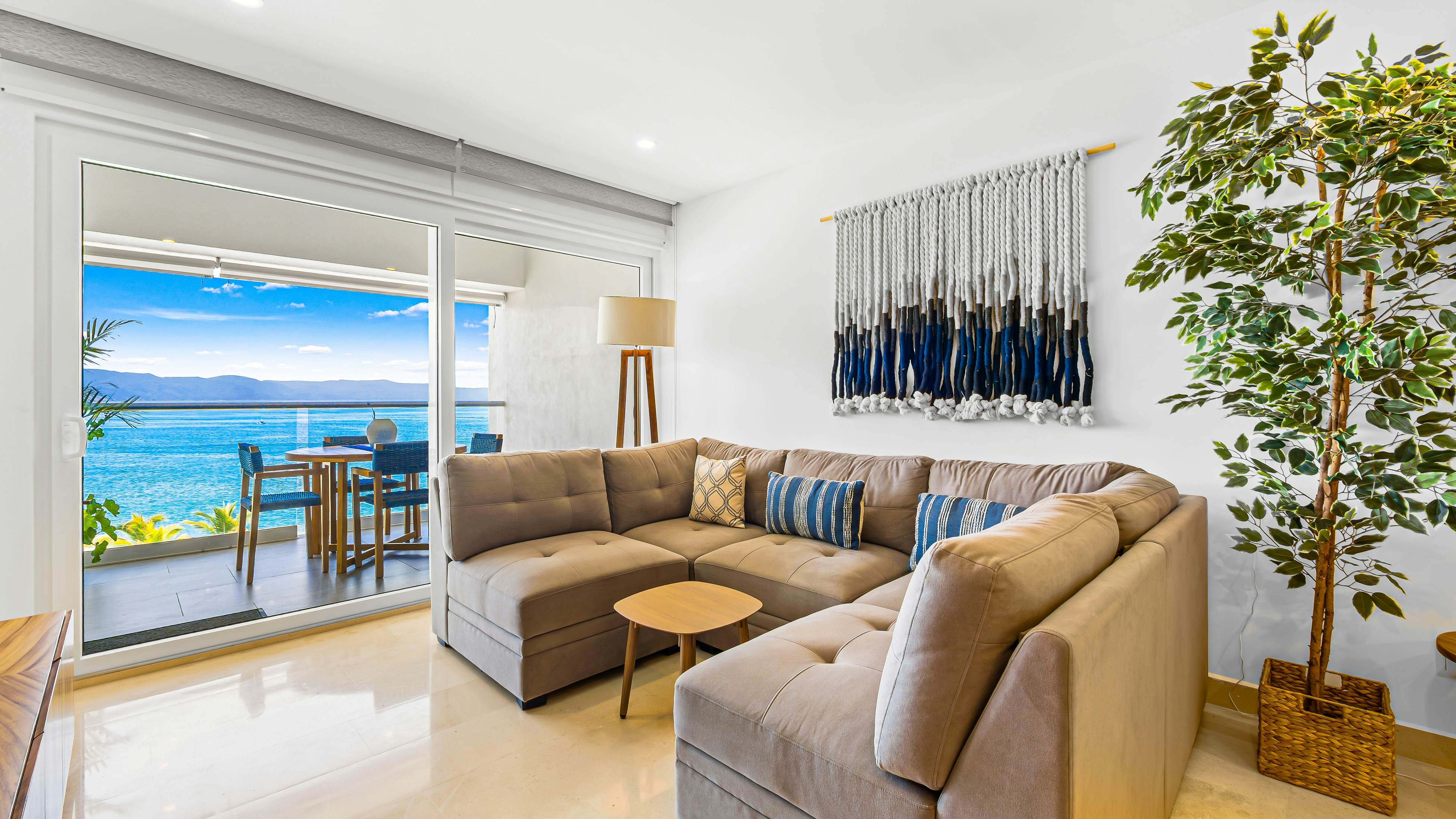 The Marlin Room at Harbor 171 Torre Norte