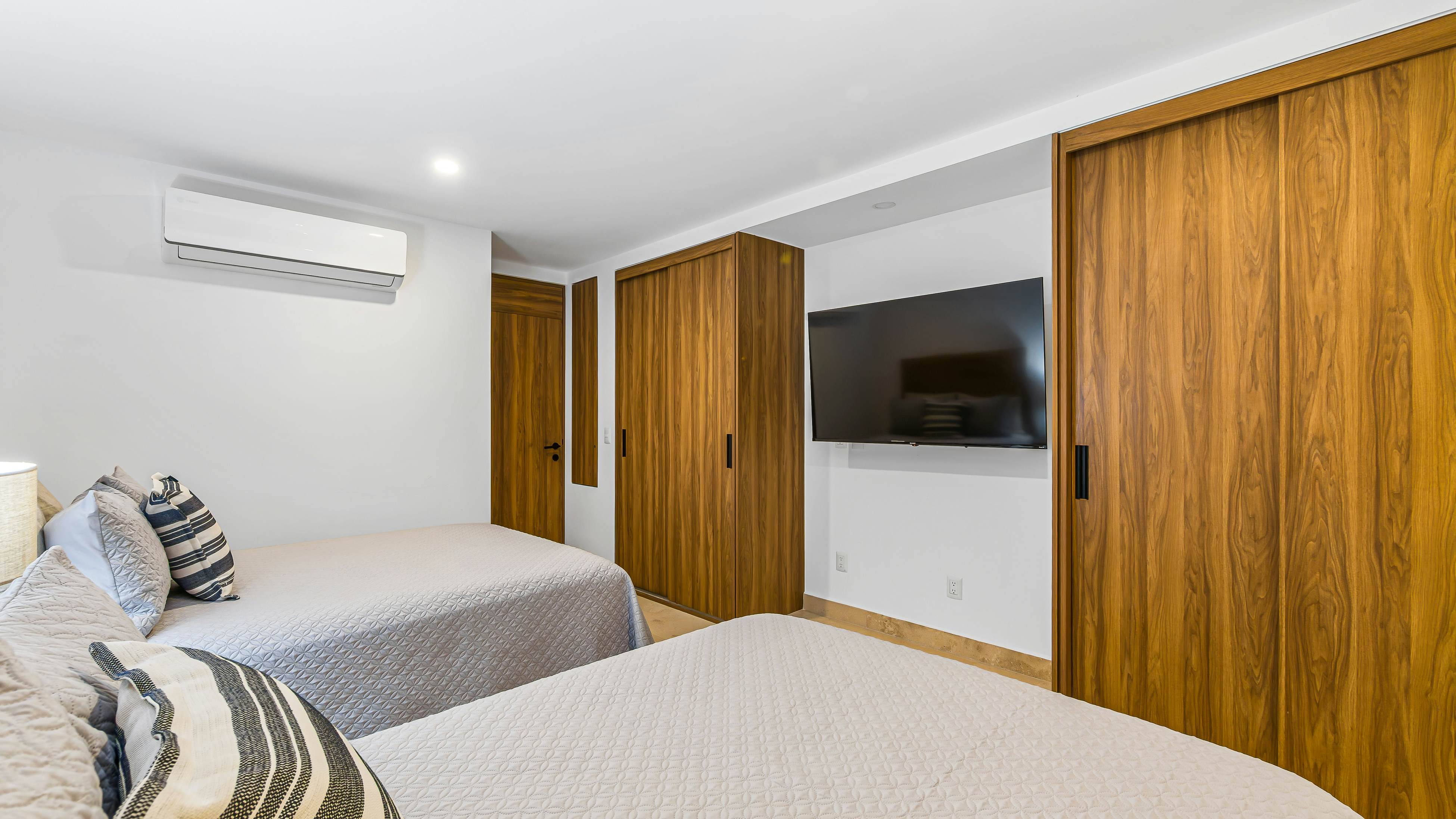 The Marlin Room at Harbor 171 Torre Norte