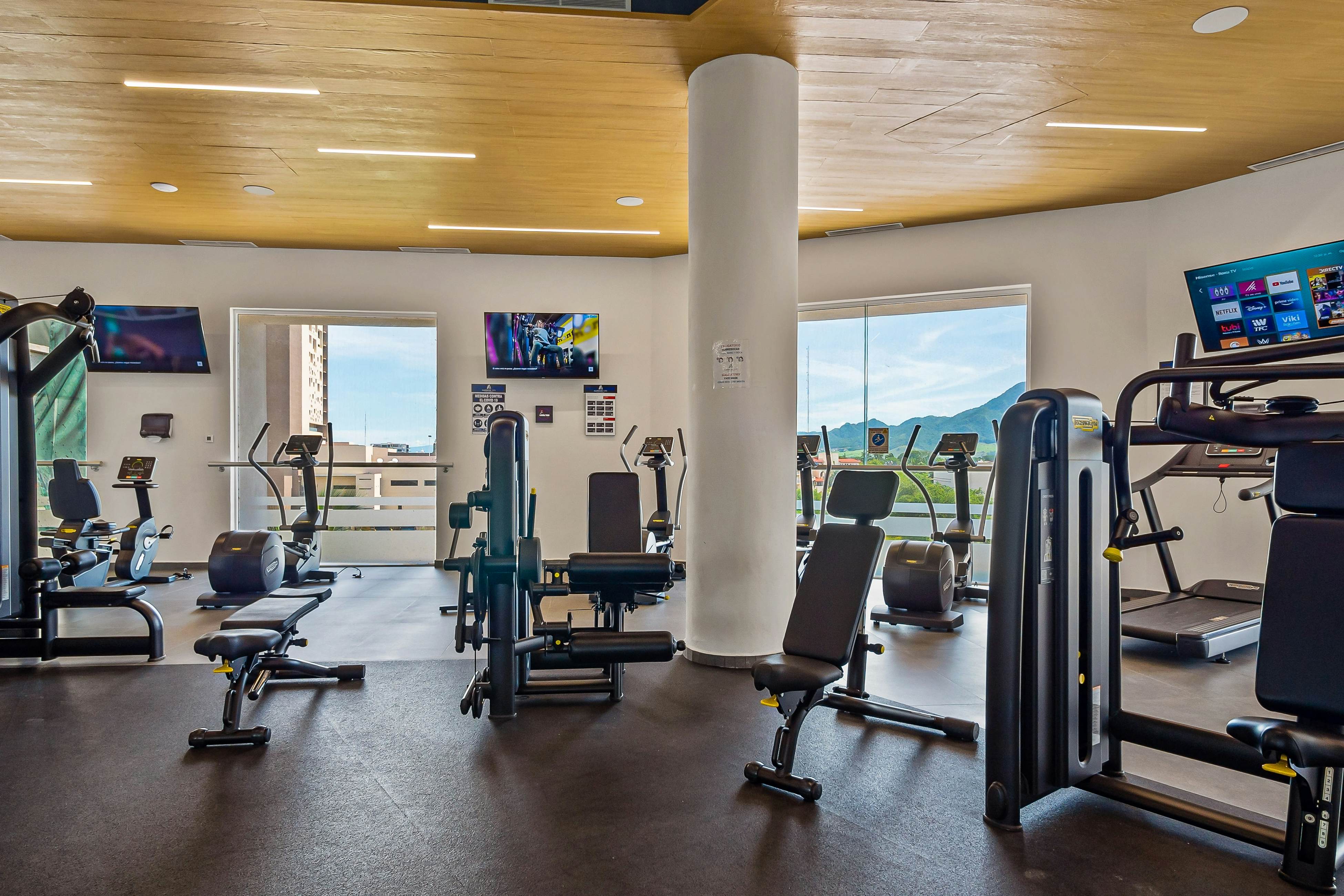 The Marlin Room at Harbor 171 Torre Norte