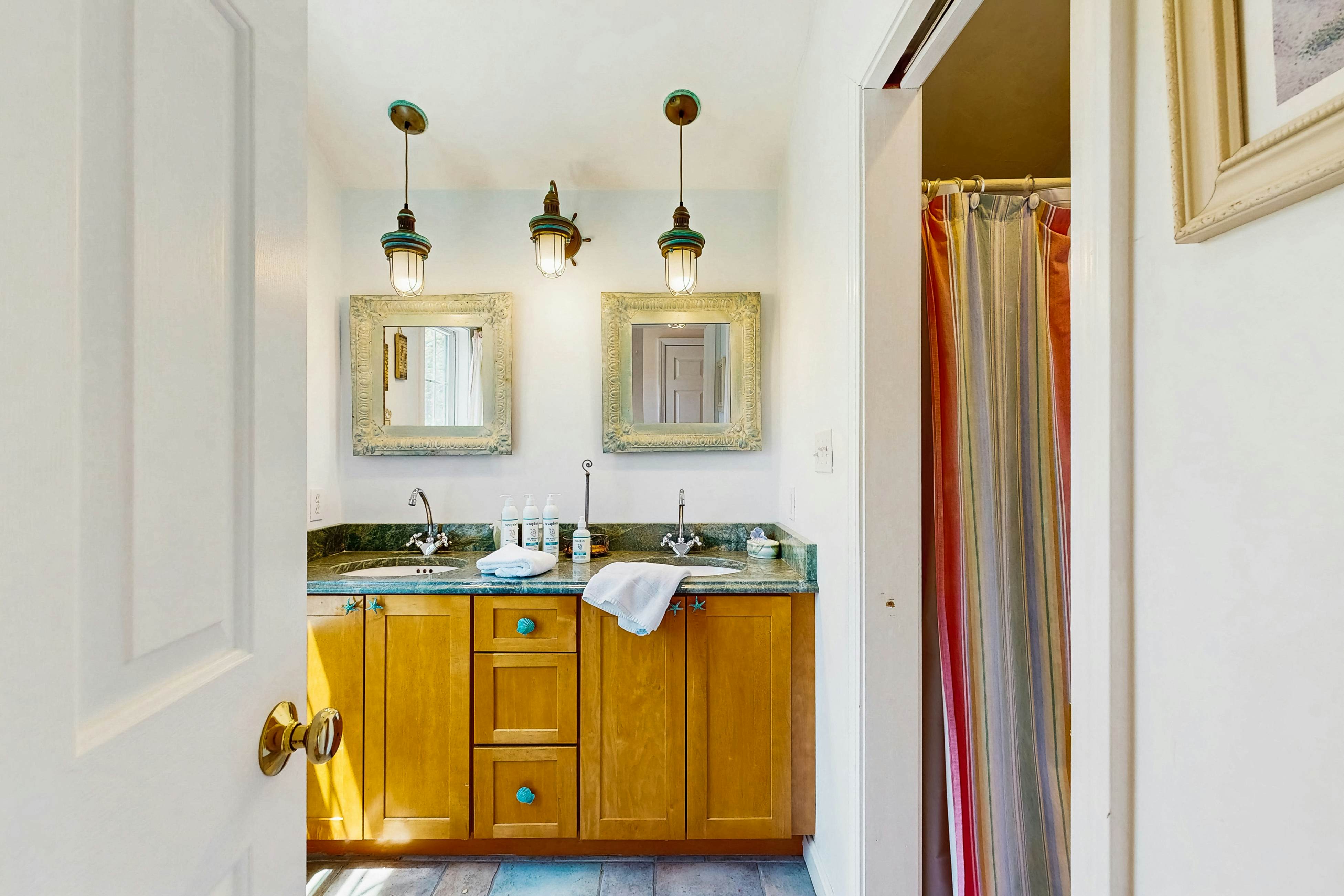 The Yarmouth Anchor - 12