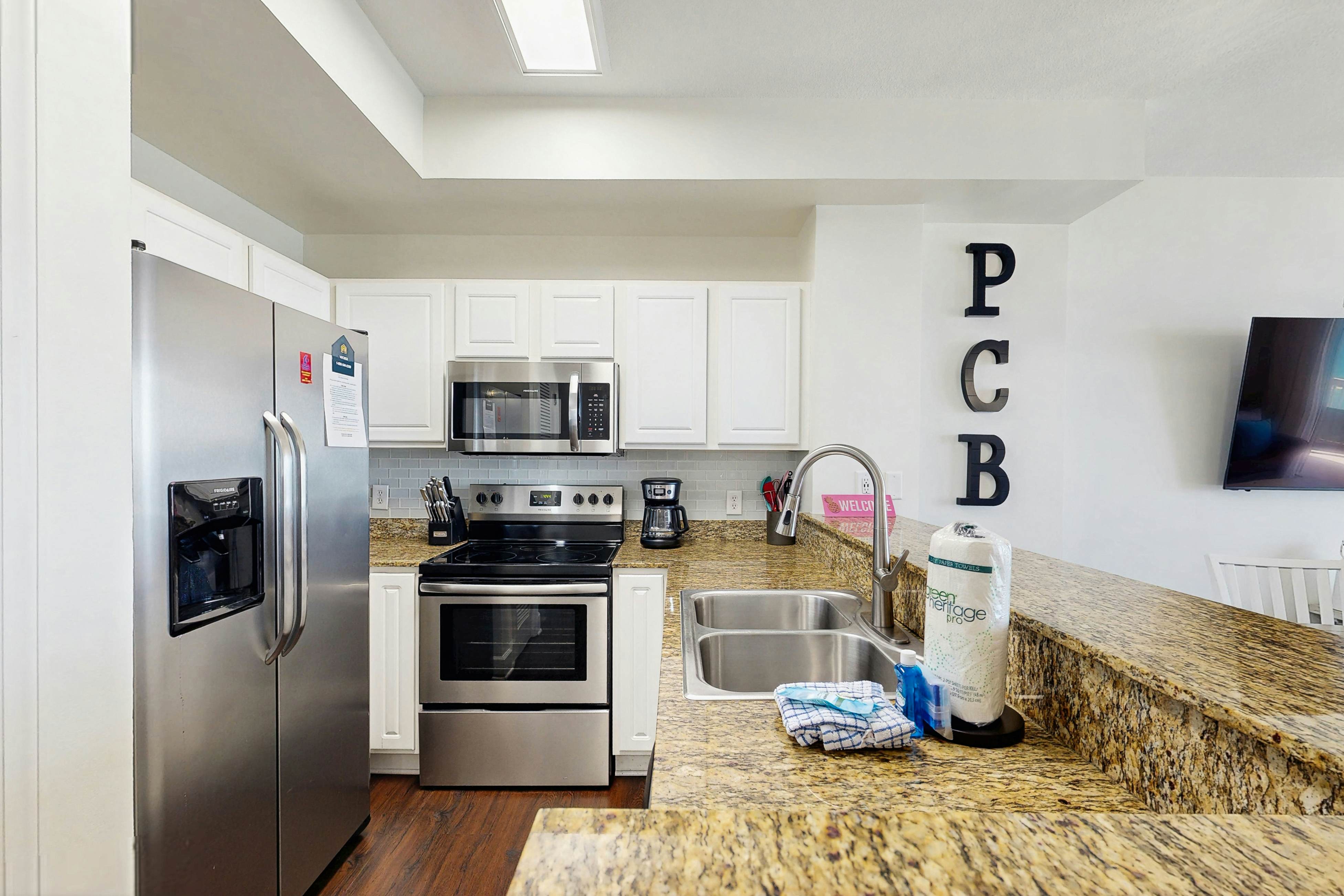 Sunrise Beach 1407 - Beachfront Condo