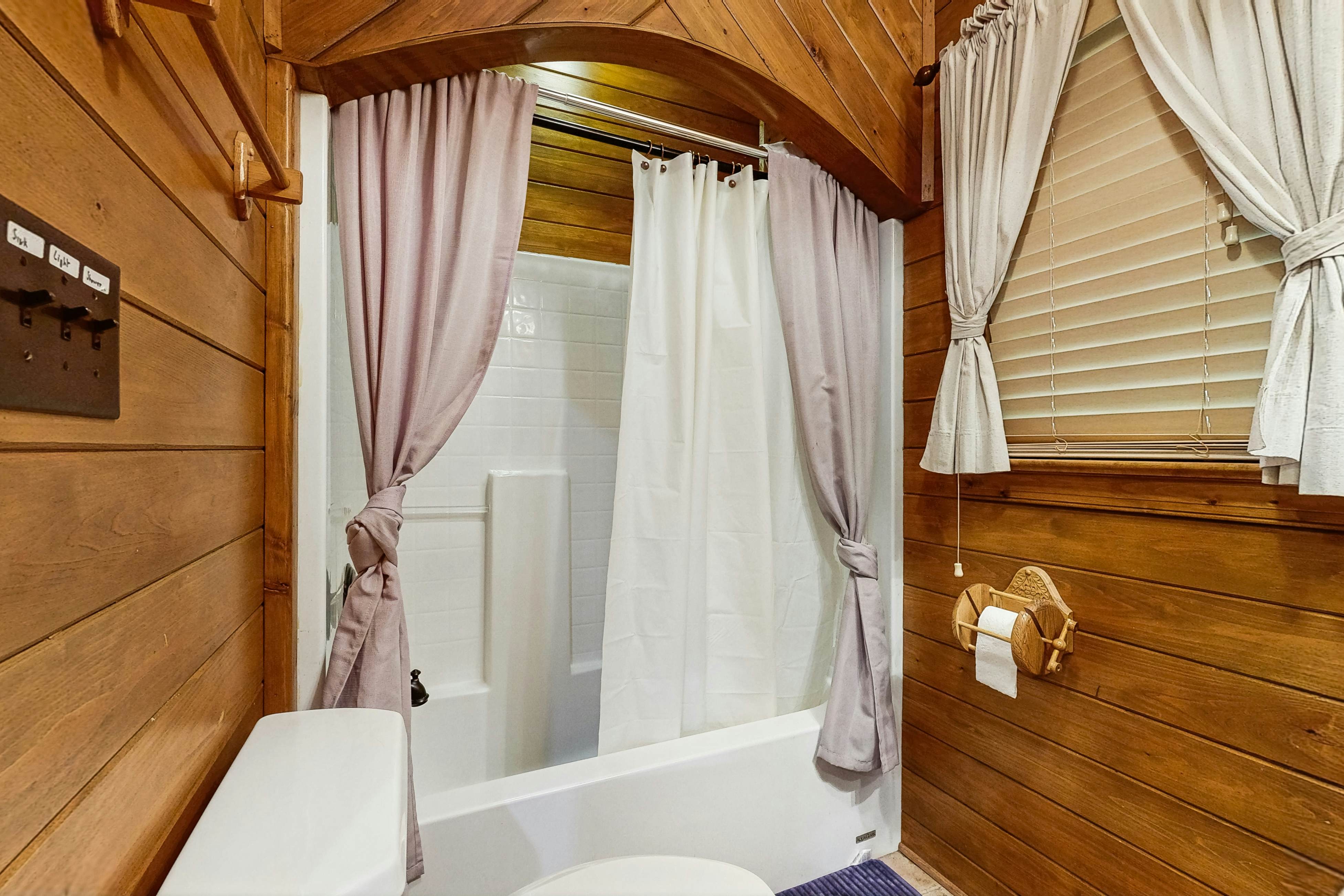 The Cozy Cabin on Lake Gaston