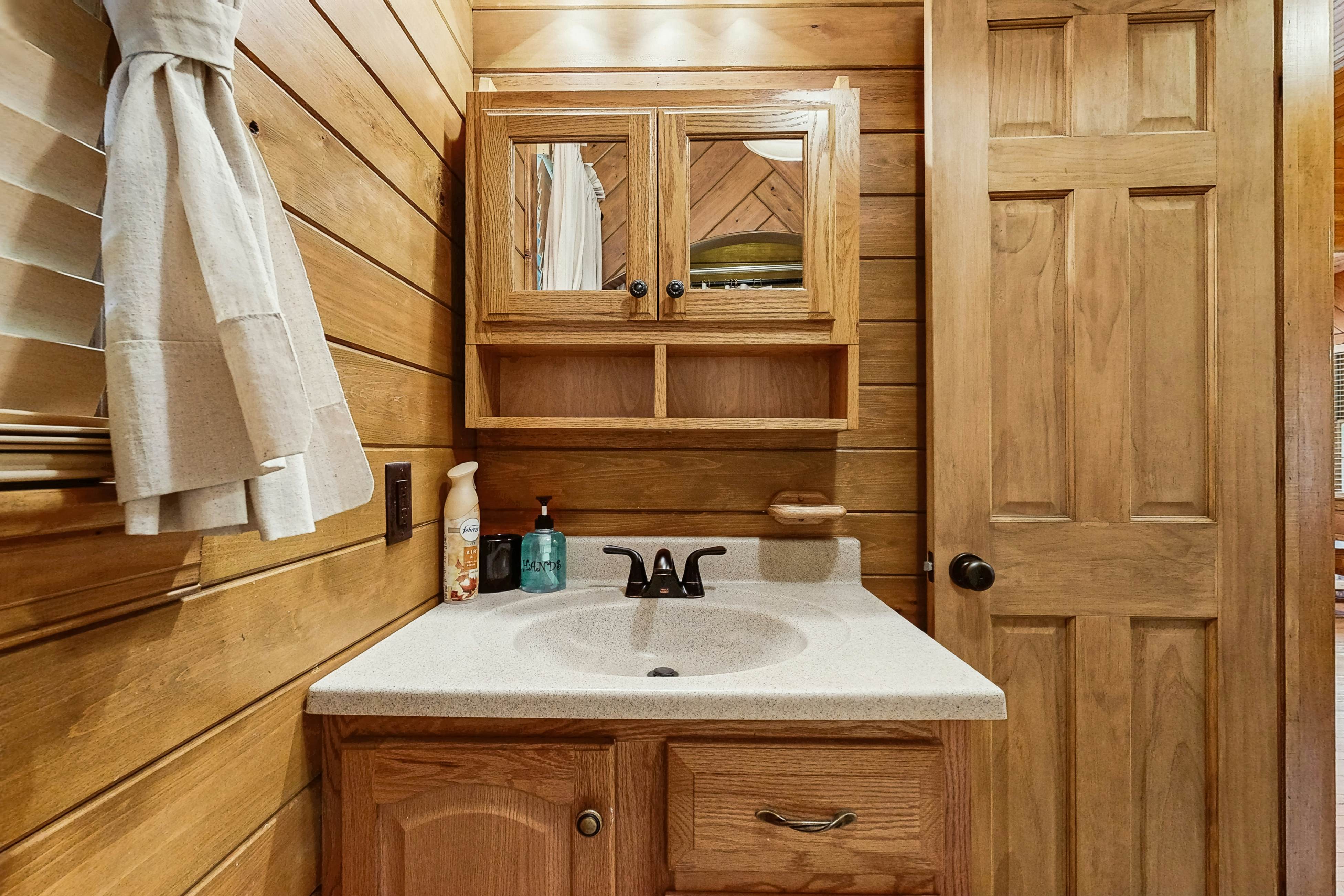 The Cozy Cabin on Lake Gaston