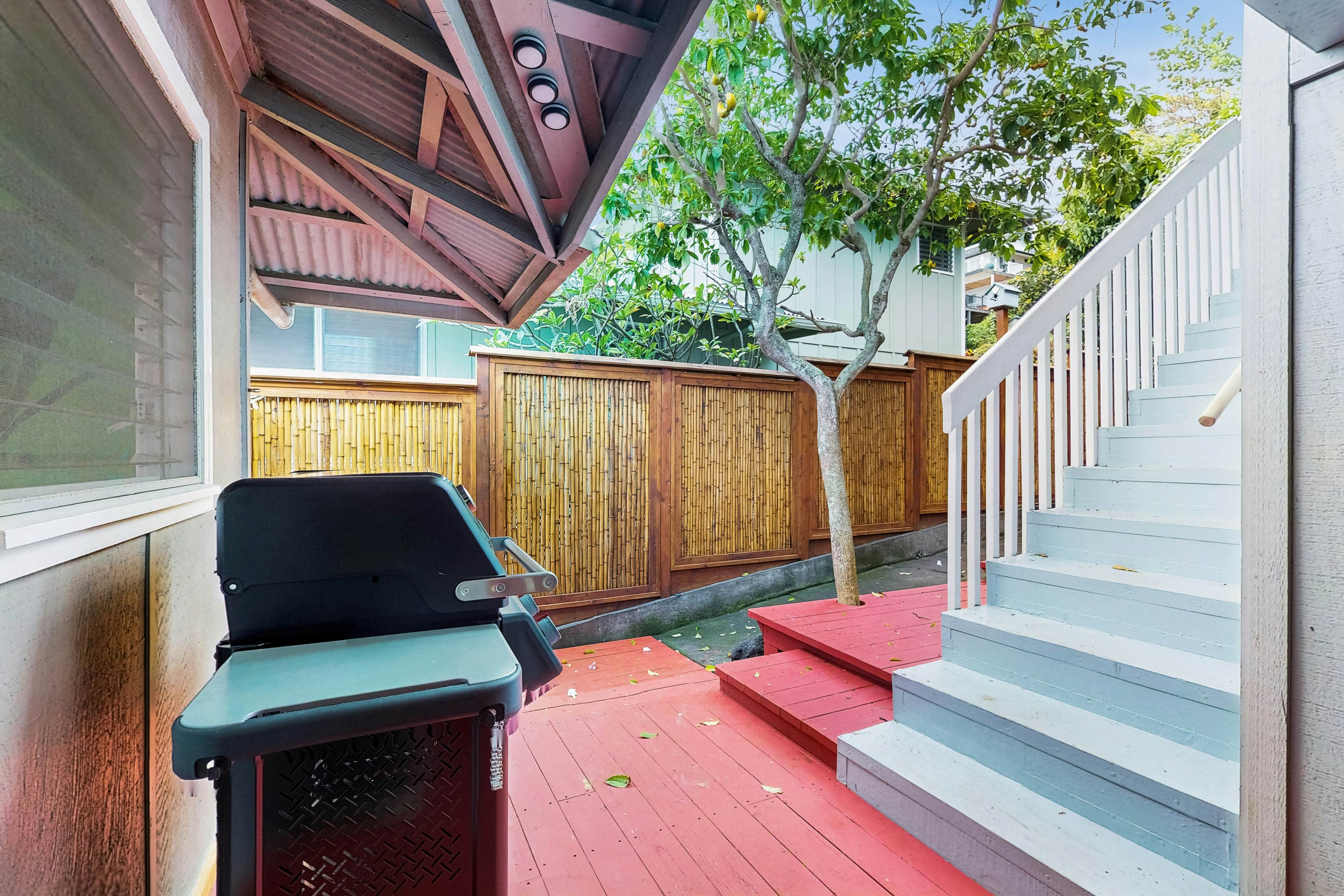 Pualani Island Getaway - Main House & Ohana- 30-night minimum