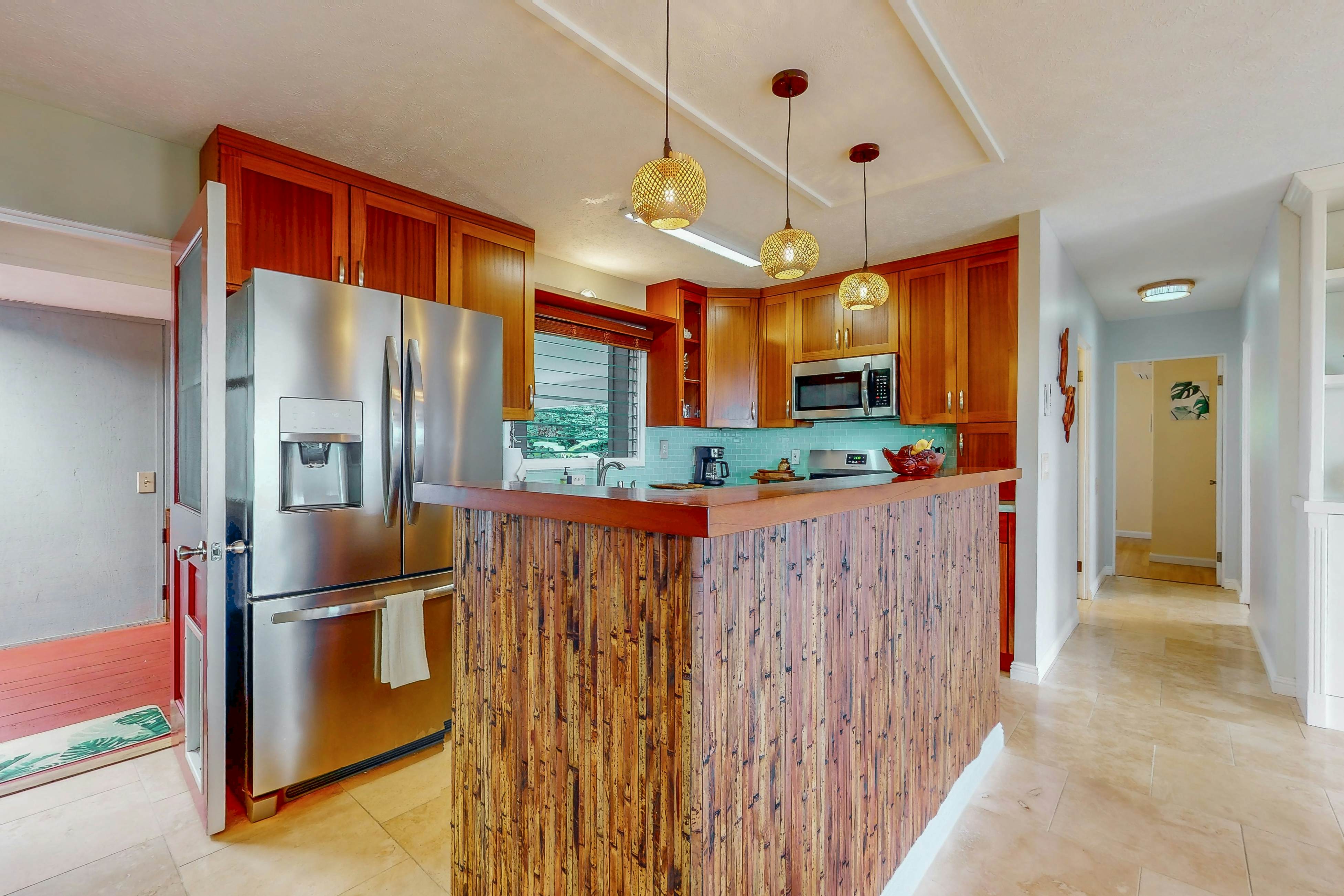 Pualani Island Getaway - Main House- 30-night minimum