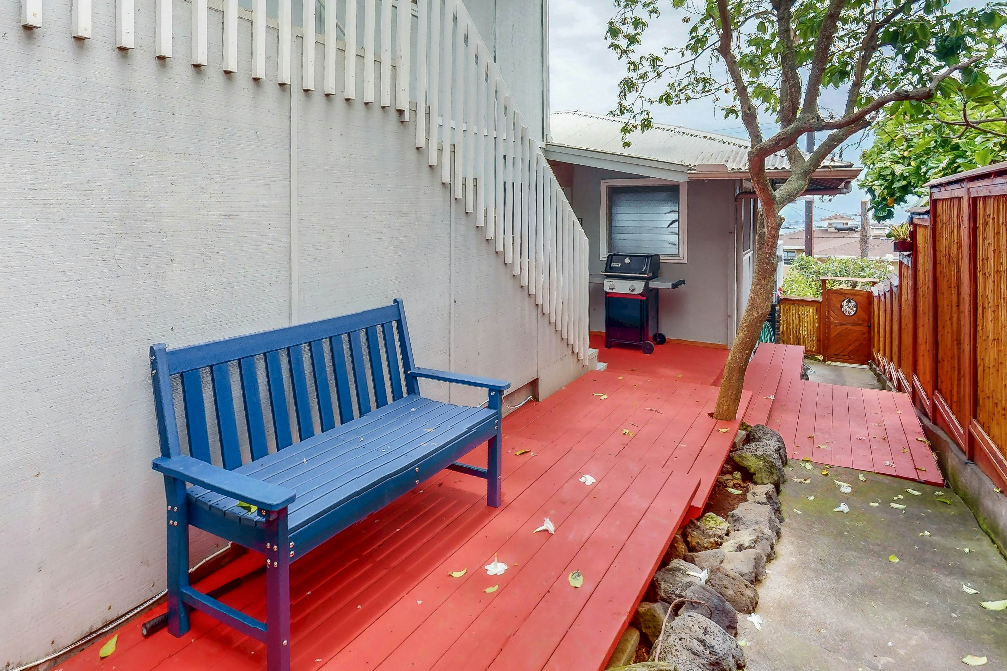 Pualani Island Getaway - Main House- 30-night minimum