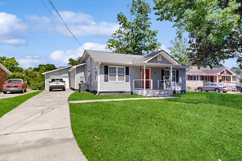 Hanahan home with close proximity to Park Circle, WiFi & dog-friendly — Hanahan, SC — vacation rental