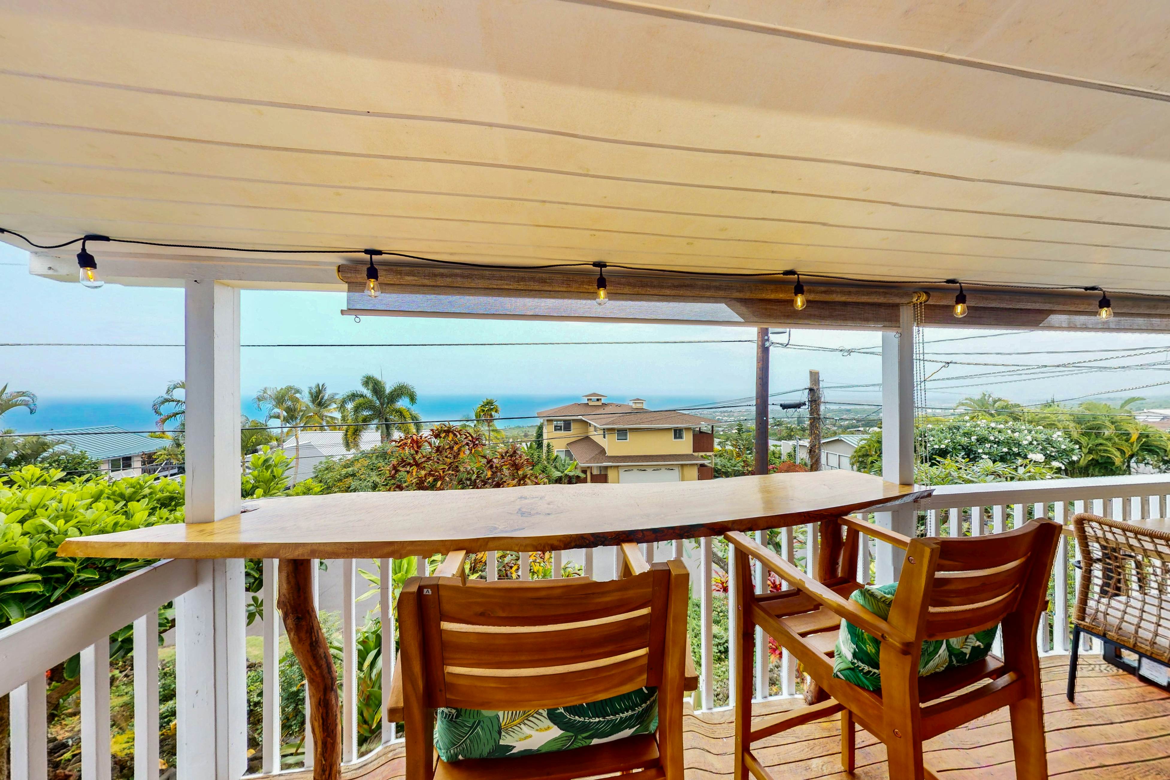 Pualani Island Getaway - Main House- 30-night minimum