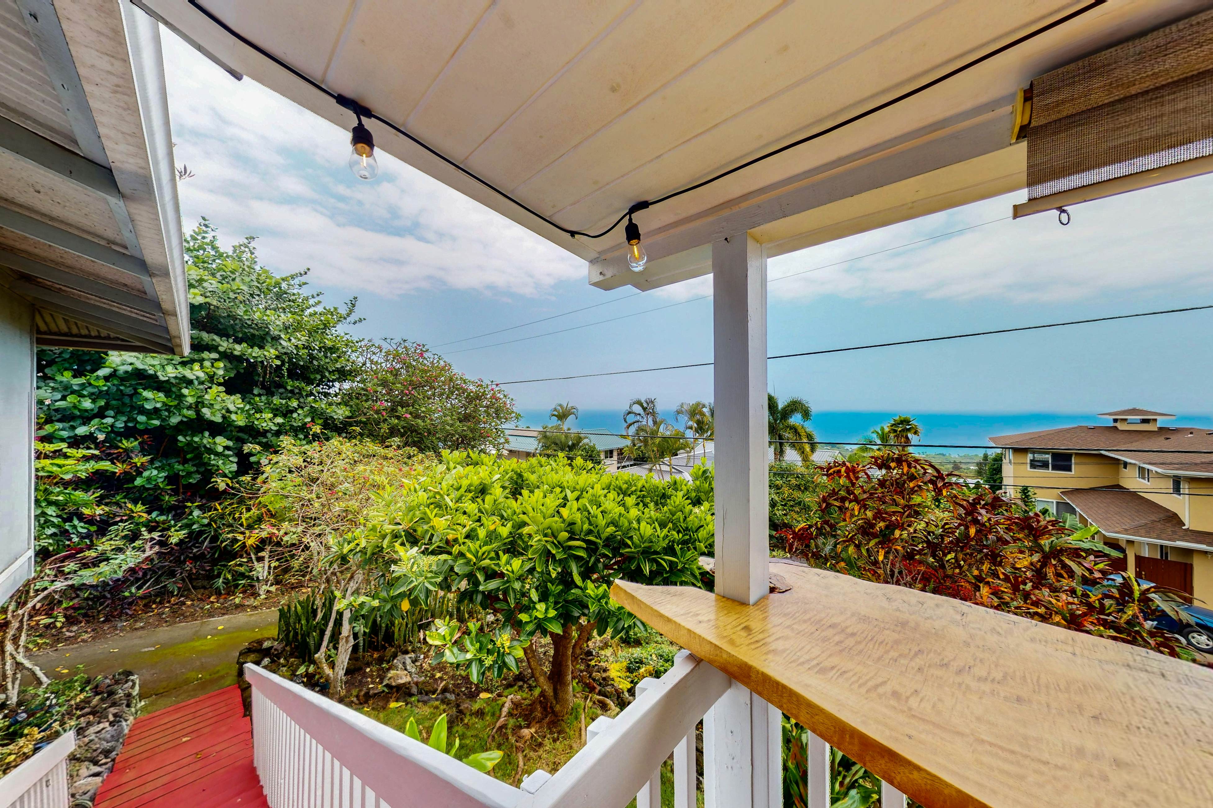 Pualani Island Getaway - Main House & Ohana- 30-night minimum