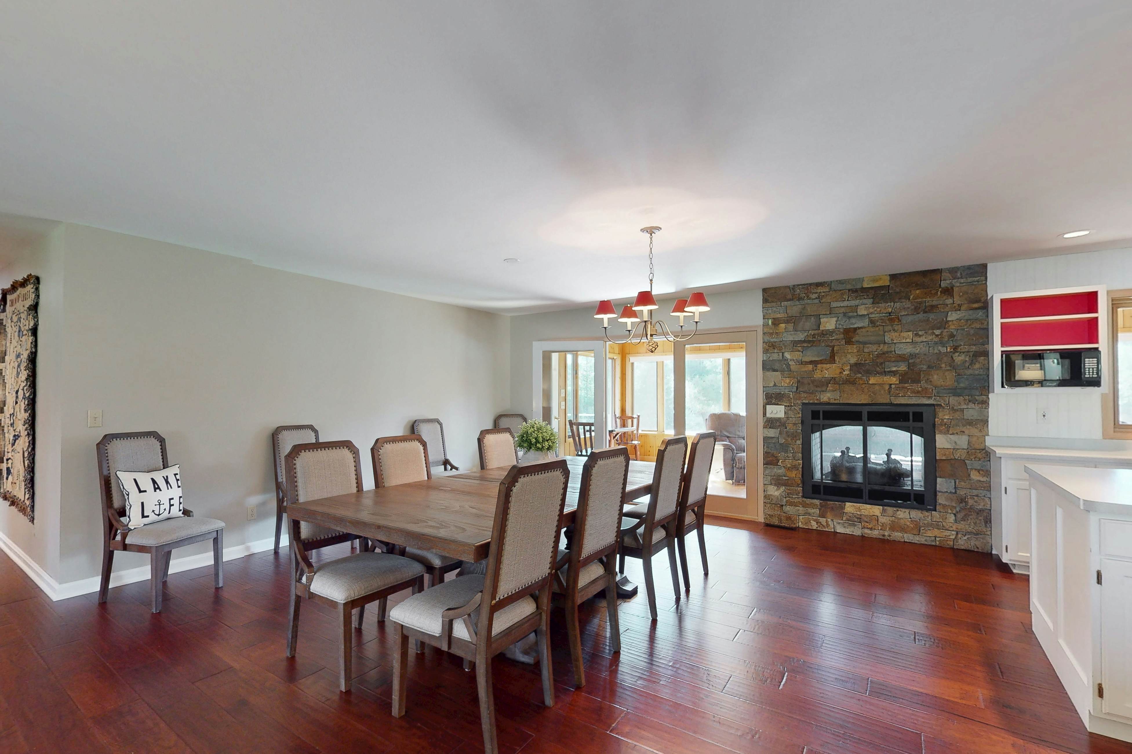 The 19th Hole Lakeside