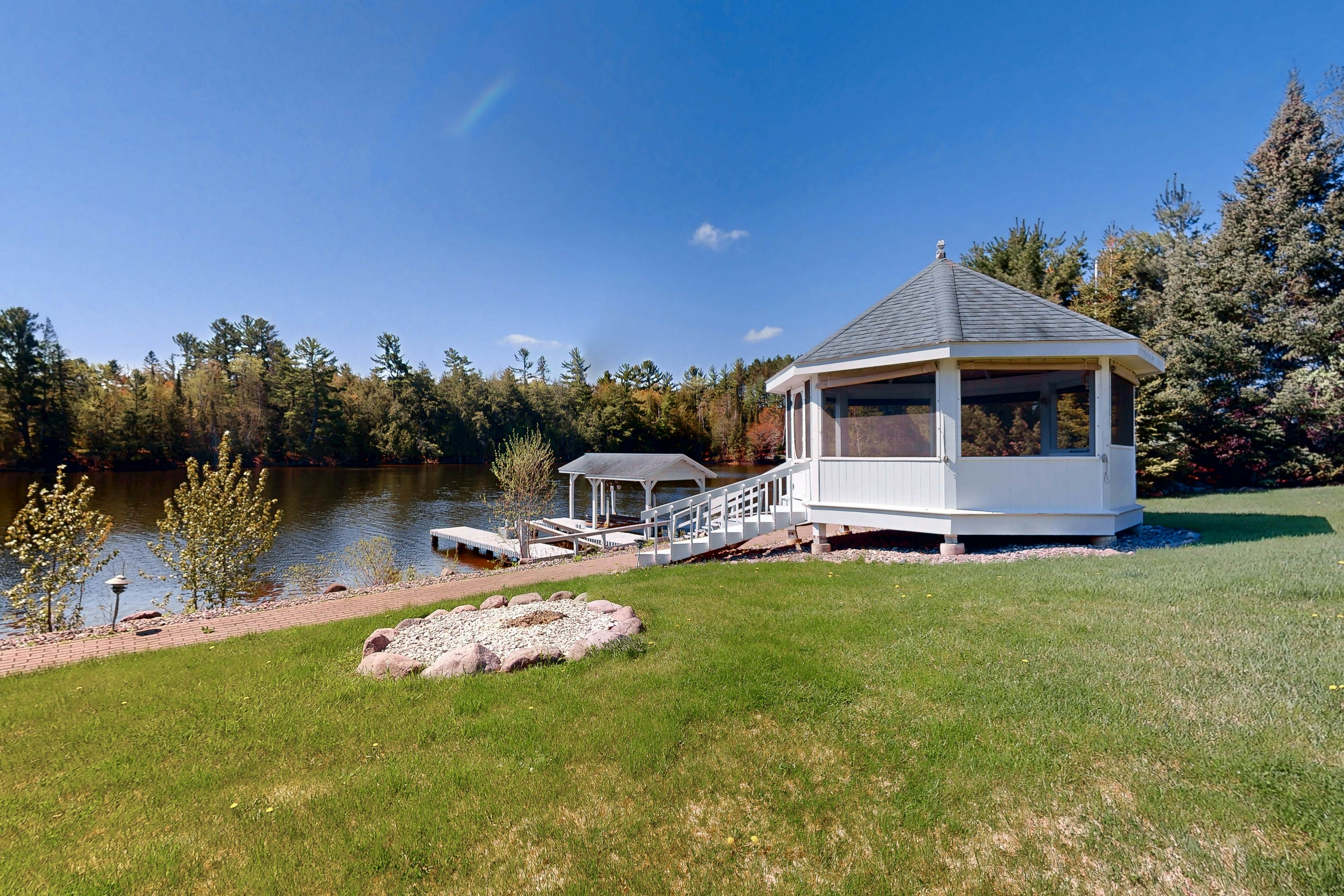 The 19th Hole Lakeside