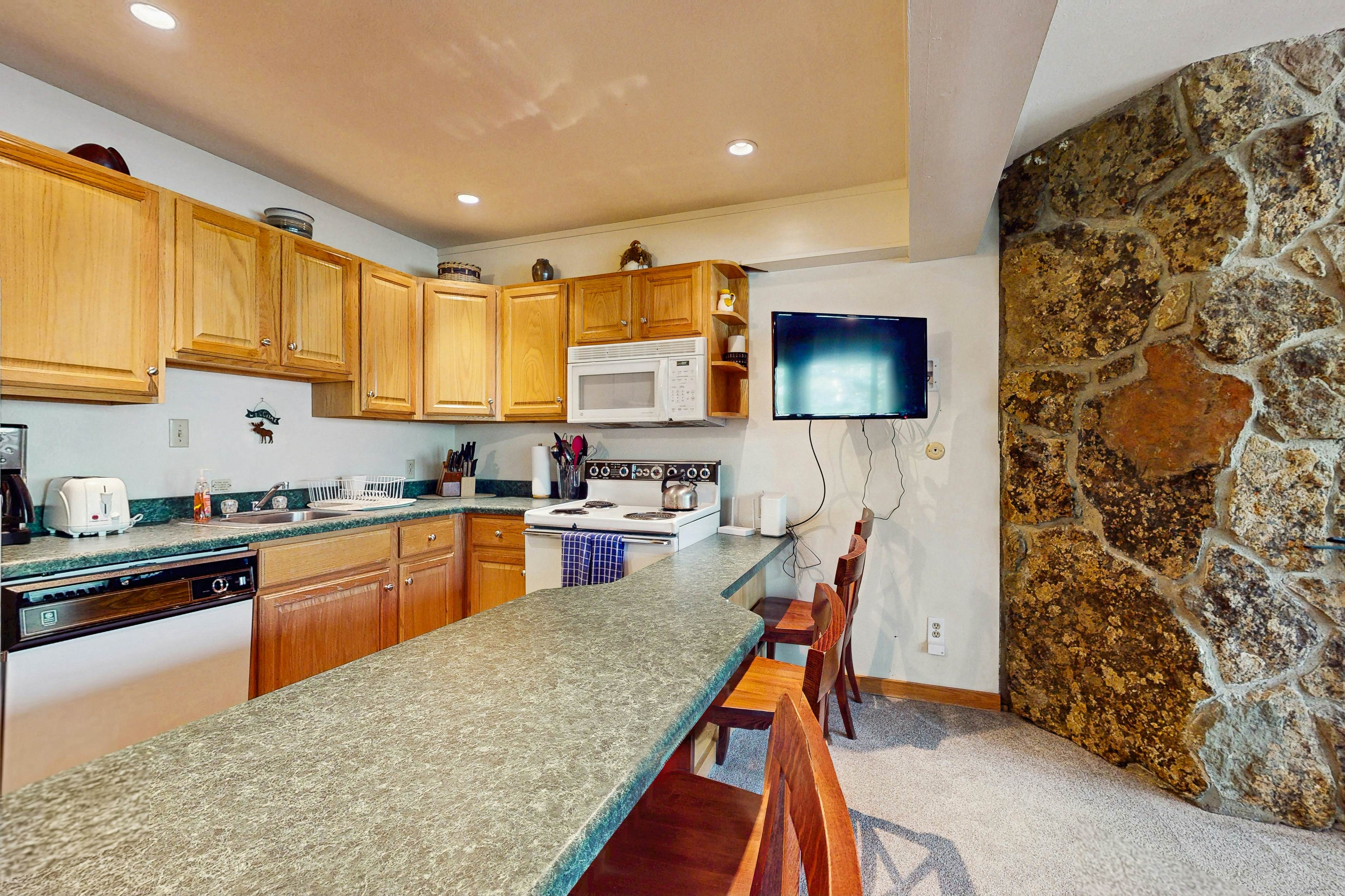 Cozy Slopeside Condo