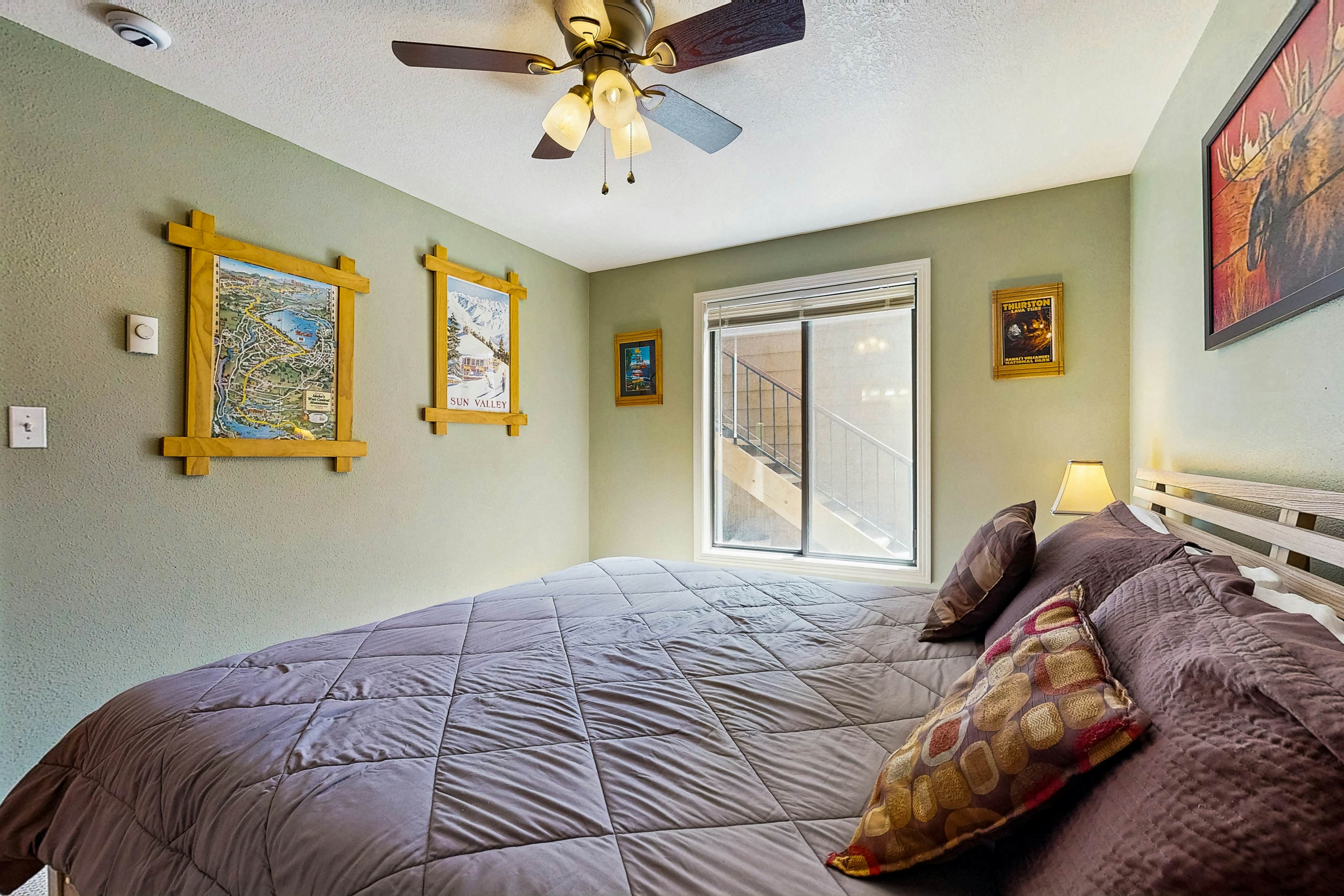 Aspen Village Golf Course Condo - Snowshoes