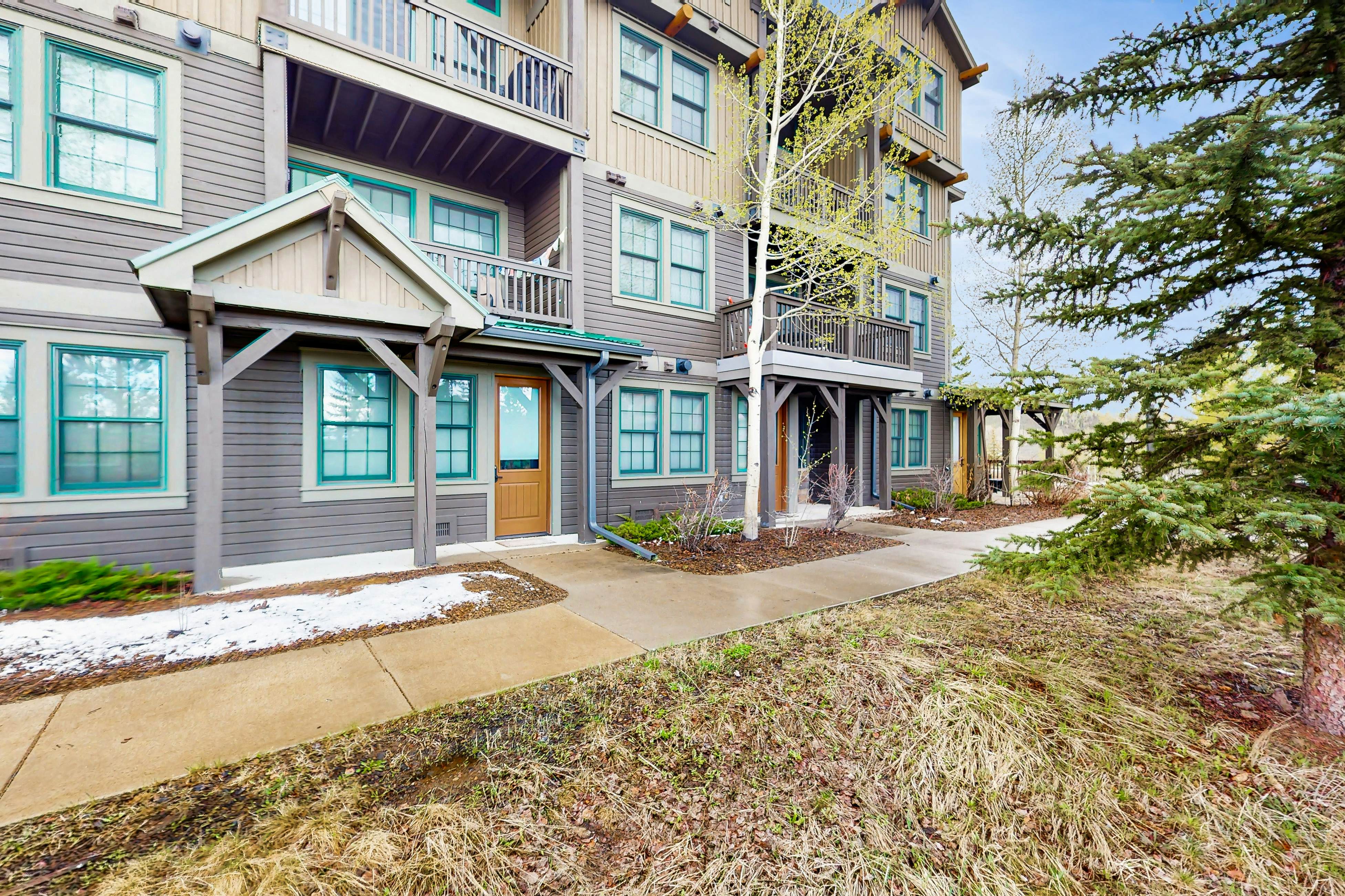 Kicking Horse Lodges 4-205