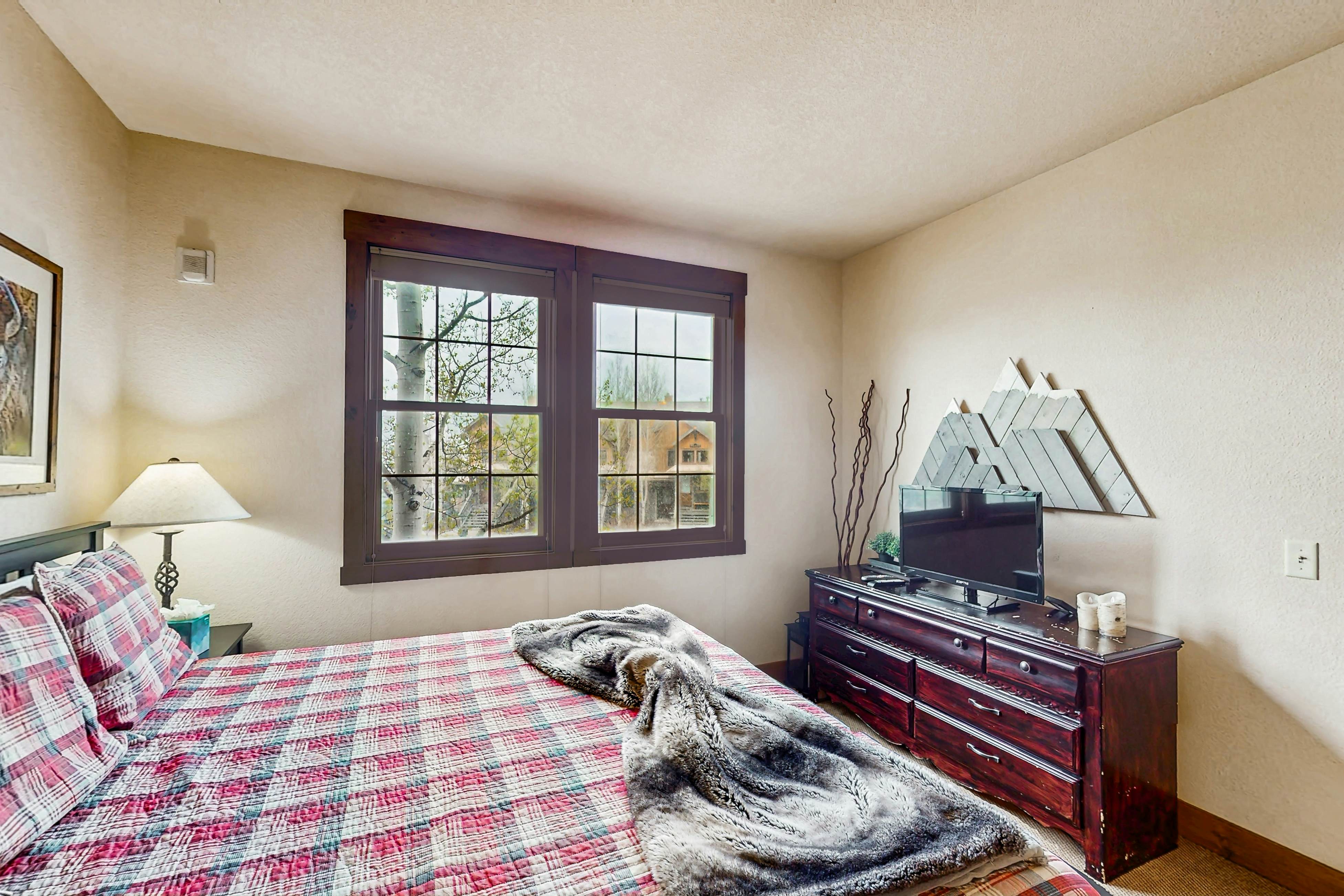 Kicking Horse Lodges 4-205