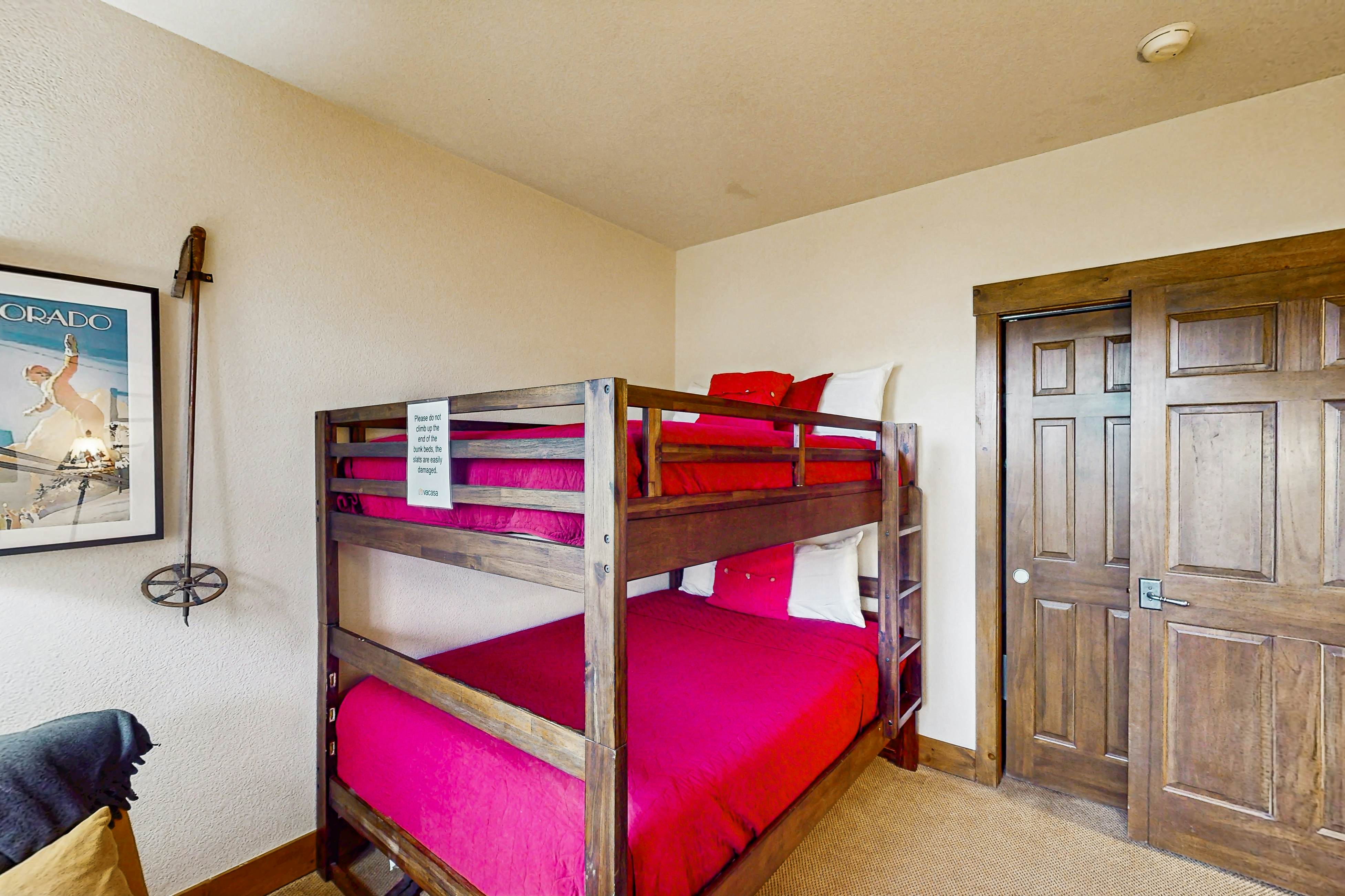 Kicking Horse Lodges 4-205