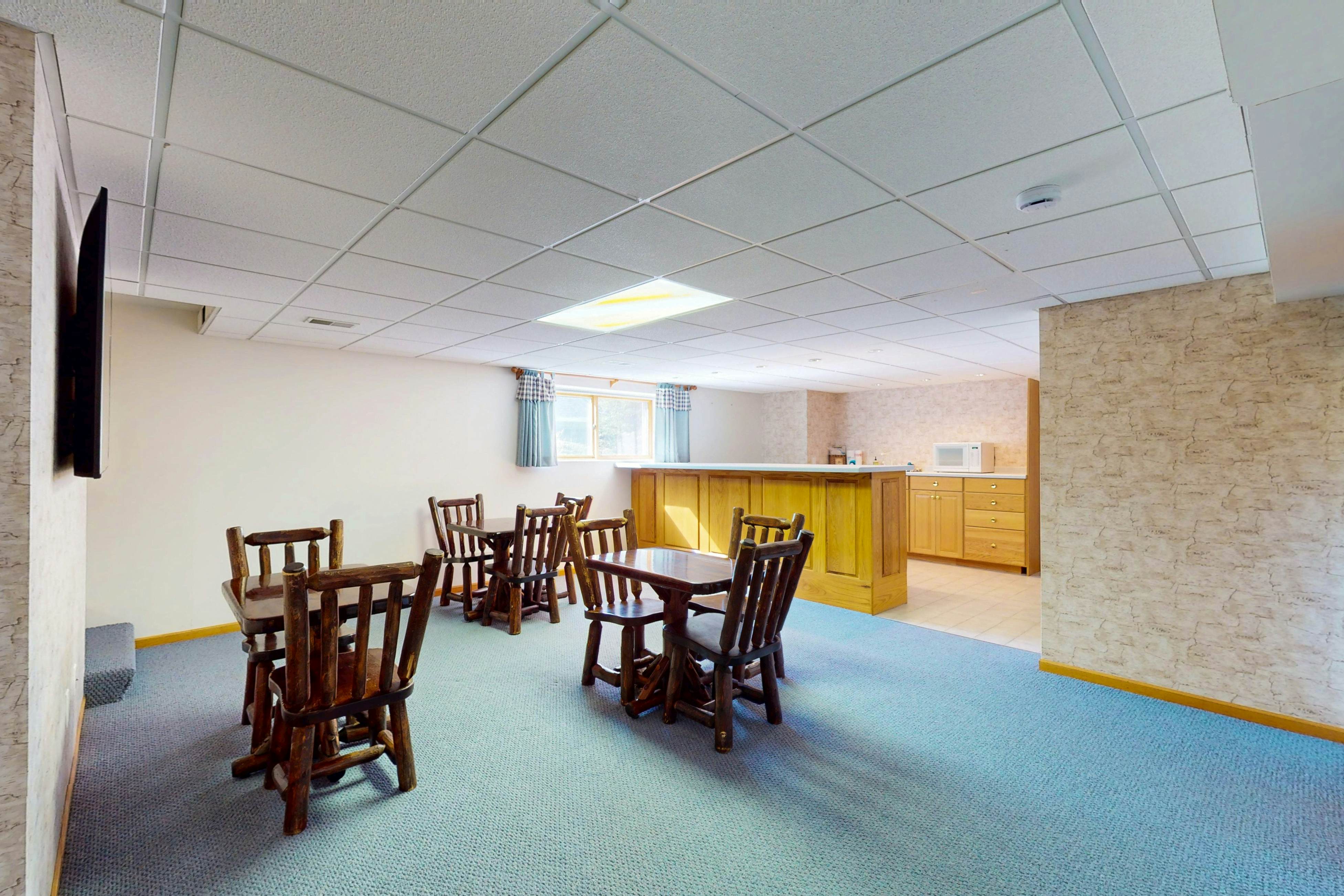 The 19th Hole Lakeside