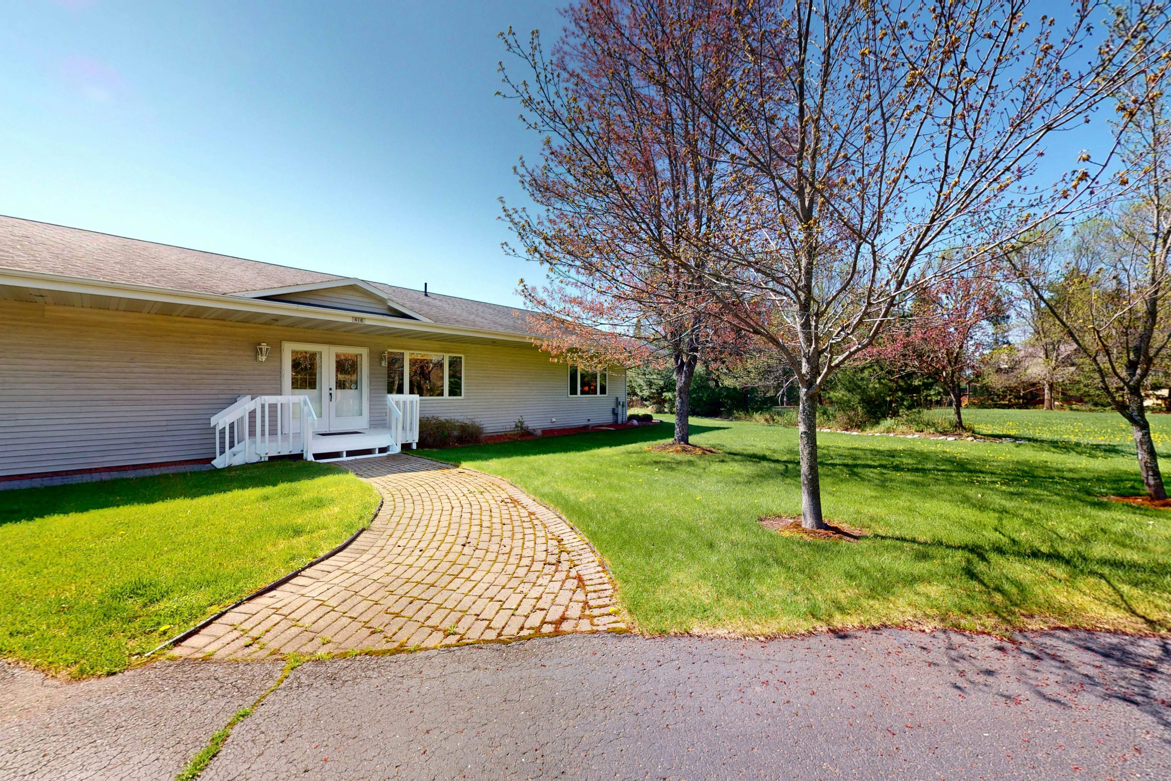 The 19th Hole Lakeside