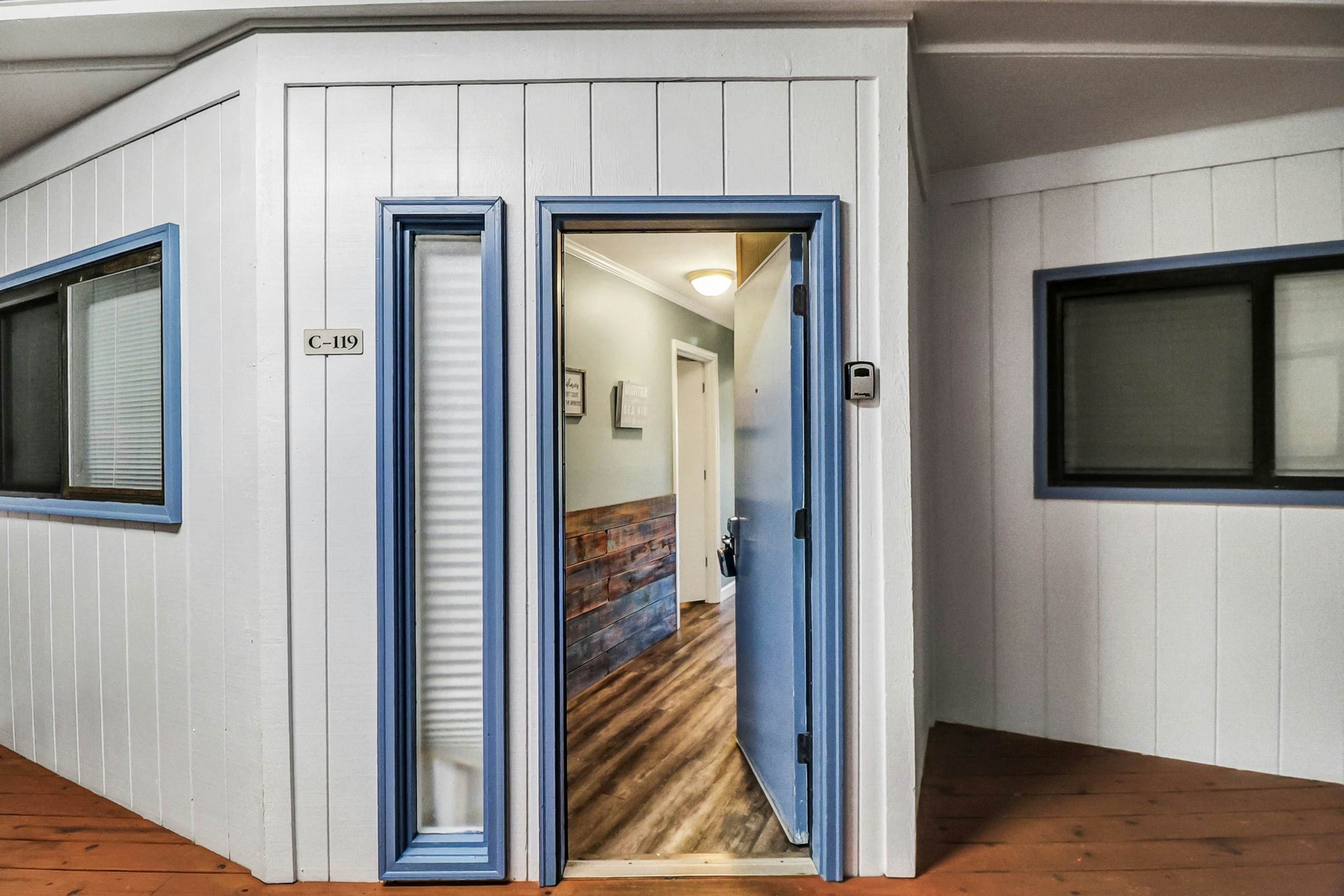 HH Beach & Tennis 119C